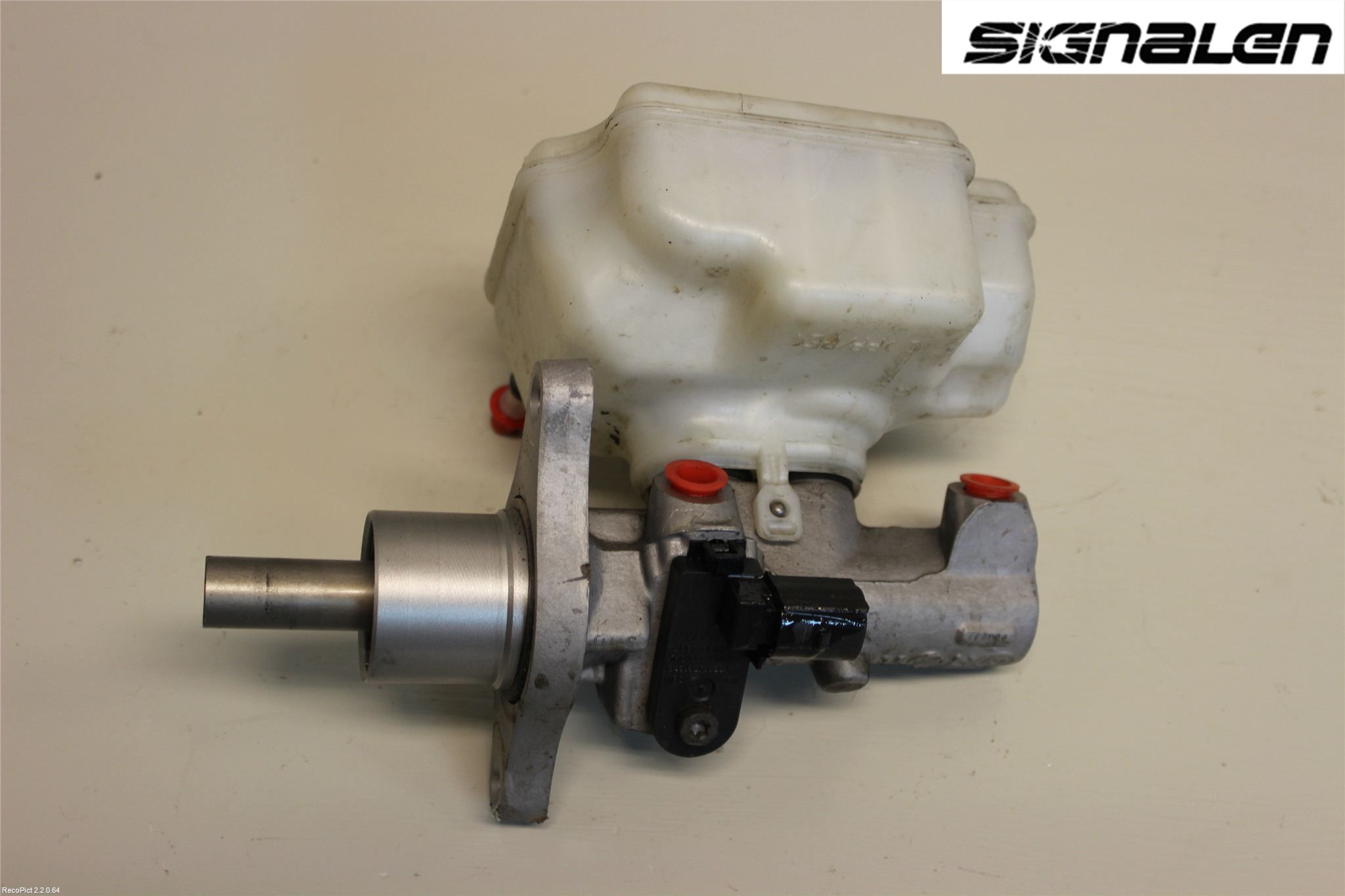 Volkswagen VW CADDY      04-10 Broms Huvudcylinder