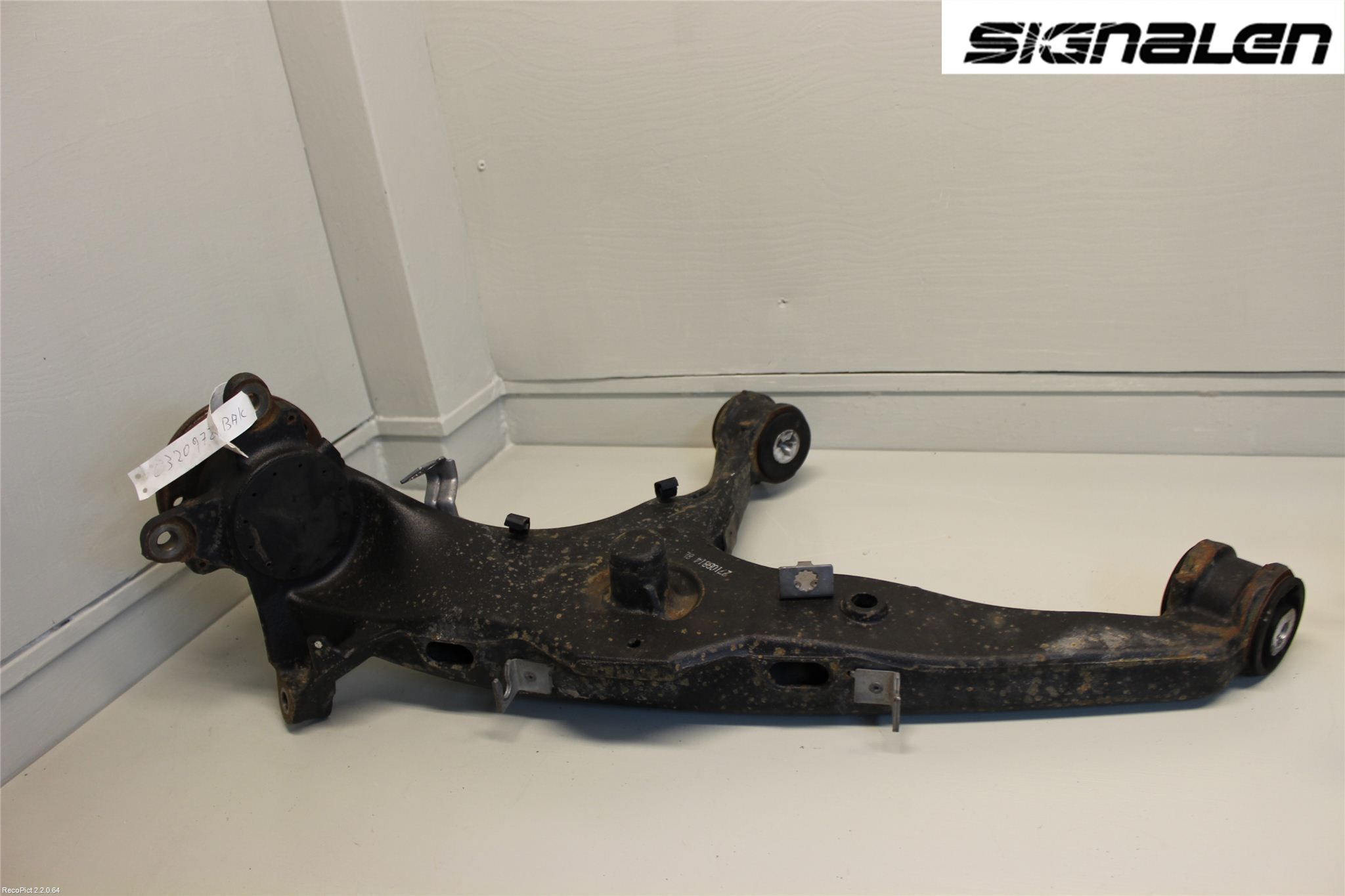 Volkswagen VW TRANSP/CARAVELLE (T5) 04-15 Bärarm Bak Vänster