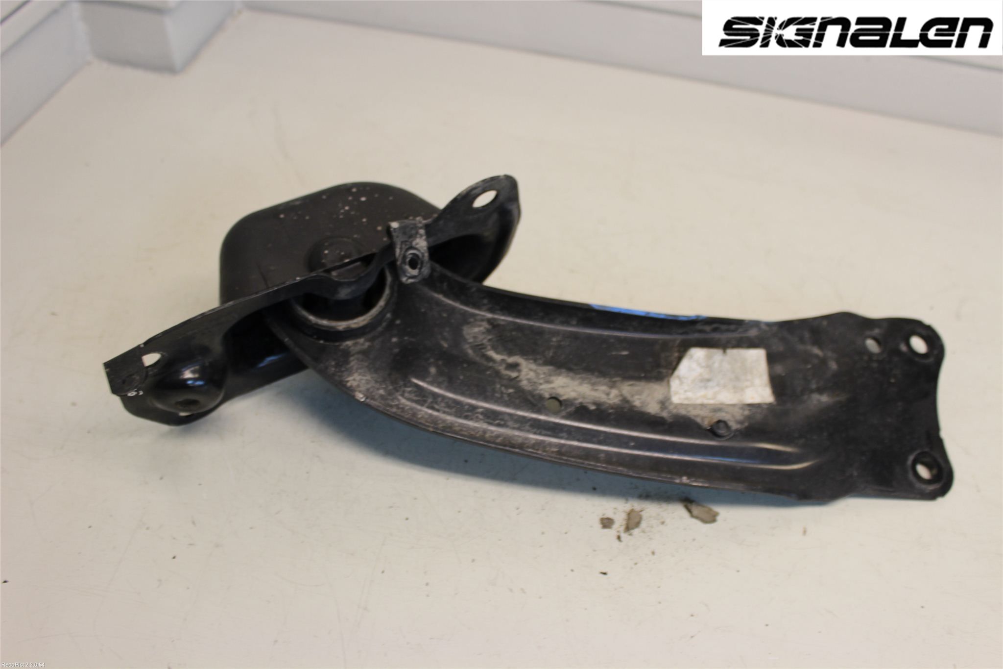 Volkswagen VW PASSAT 11-14 Bärarm Bak Höger