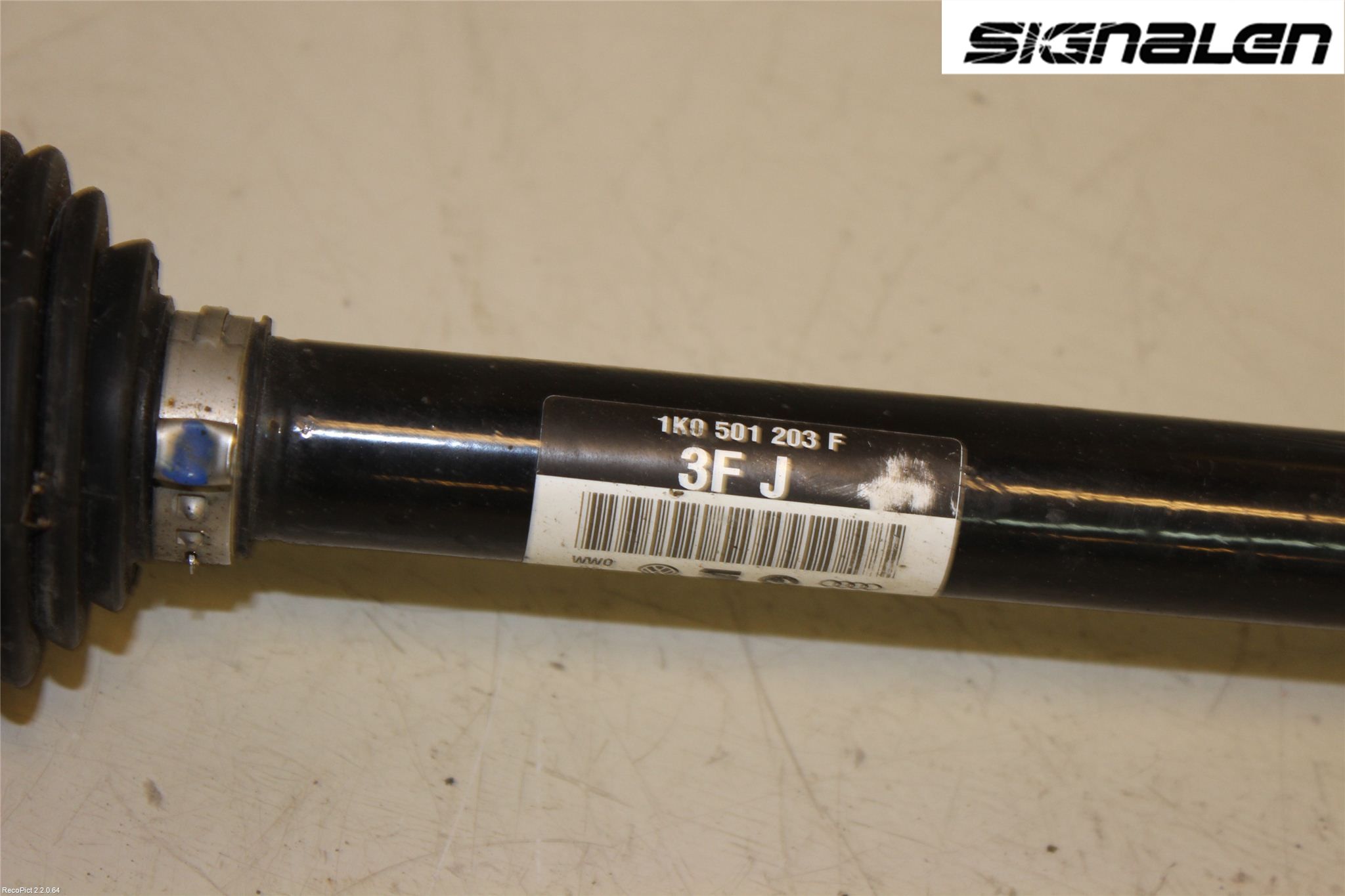 Volkswagen VW PASSAT 11-14 Drivaxel Bak Vänster