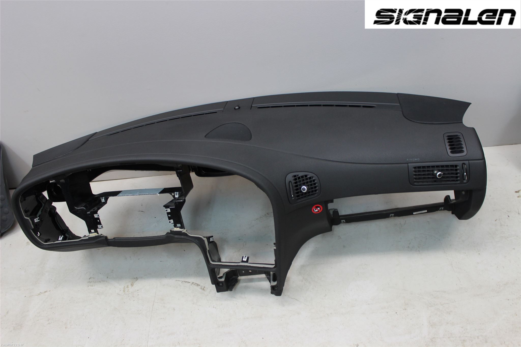 Saab 9-5     06-10 Instrbräda Stötskydd