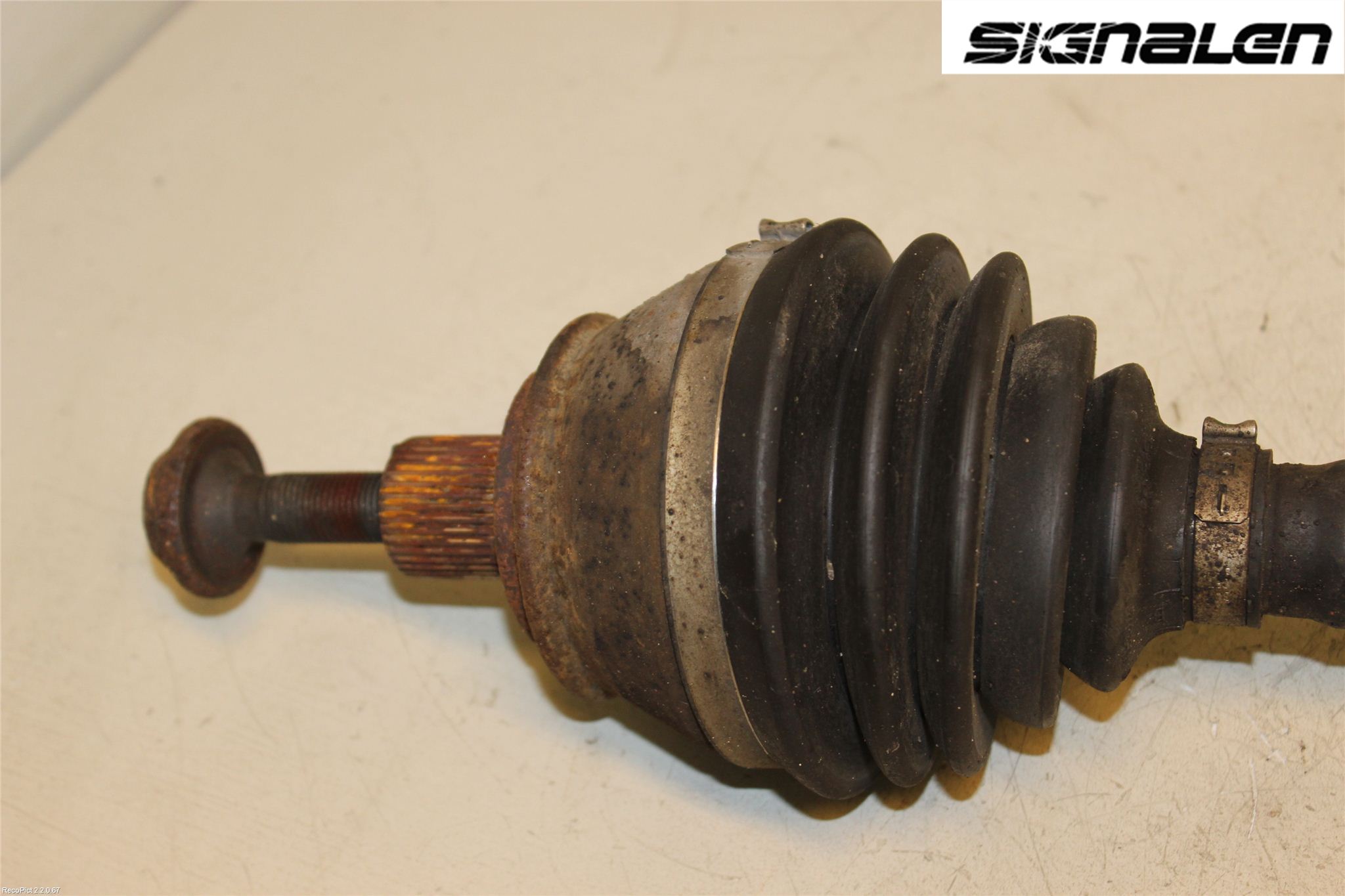 Audi A6/S6     05-11 Drivaxel Fram Höger
