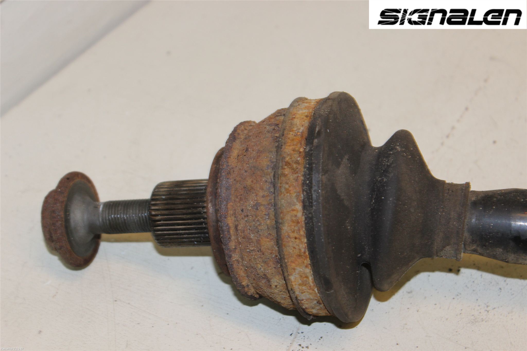 Audi A6/S6     05-11 Drivaxel Bak Vänster