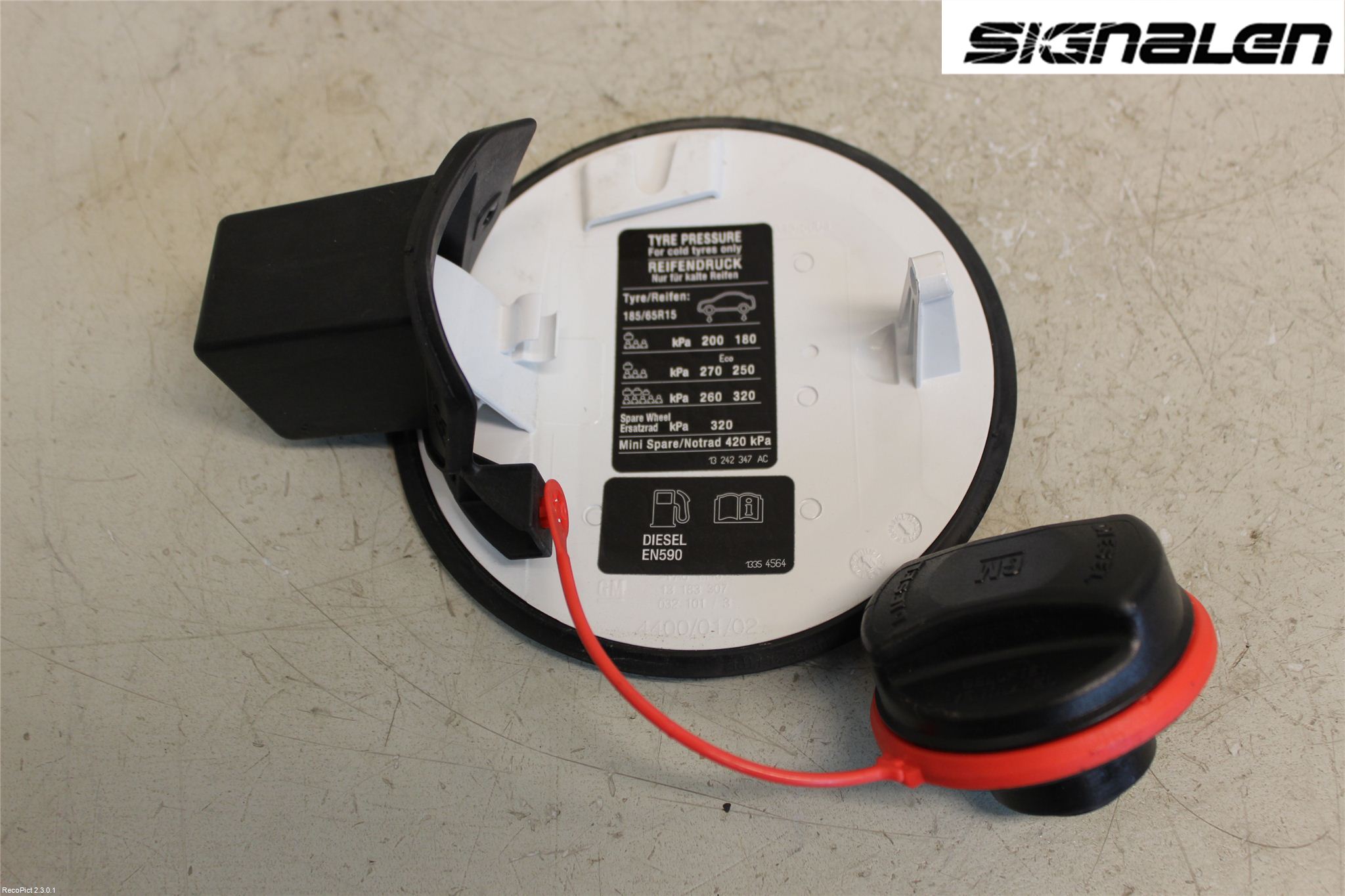 Opel CORSA D 07-14 Tanklucka