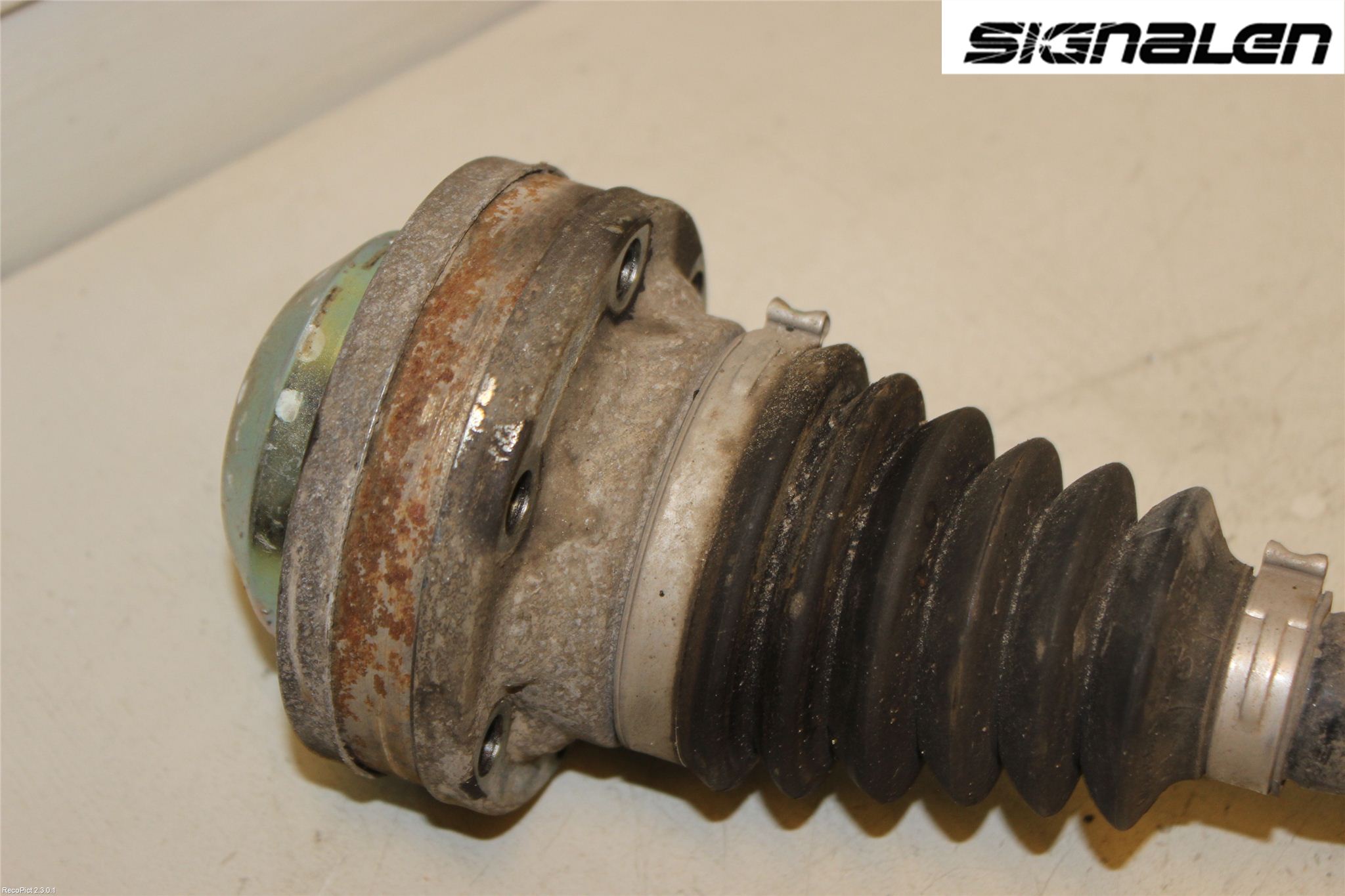 Volkswagen VW TOURAN 10-15 Drivaxel Fram Vänster