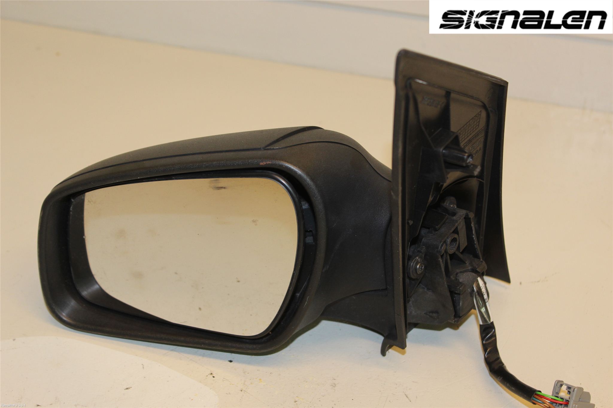 Ford FOCUS     04-07 Spegel Yttre El Vä