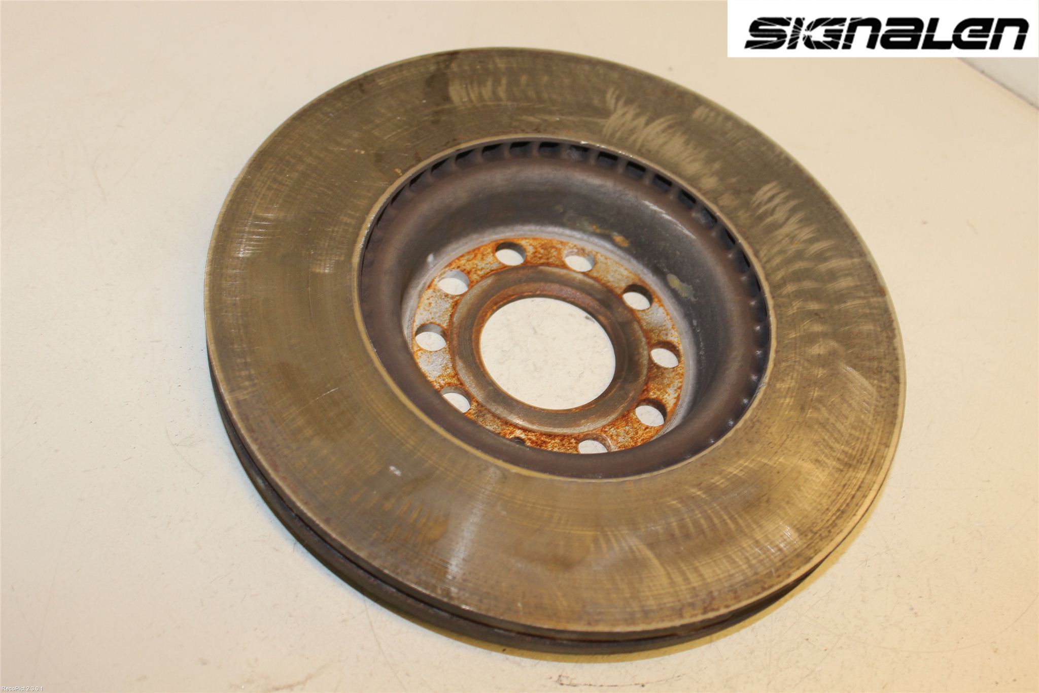 Volkswagen VW PASSAT 11-14 Bromsskiva Fram