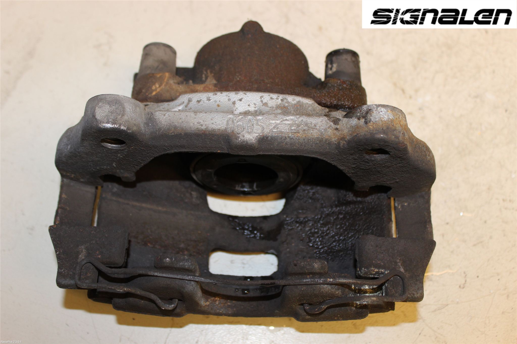 Saab 9-3 VER2/VER3 08-15 Bromsok Fram Vänster