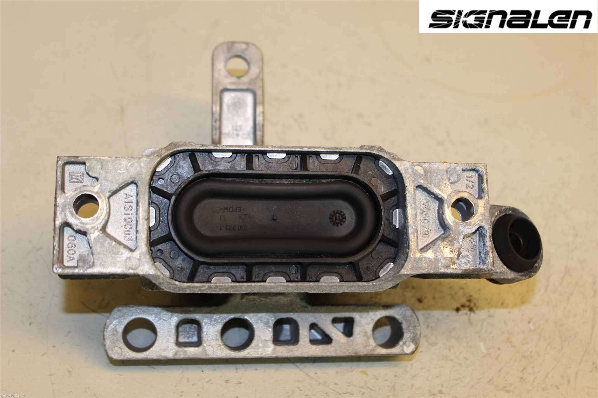 Opel INSIGNIA 09-16 Motorkudde