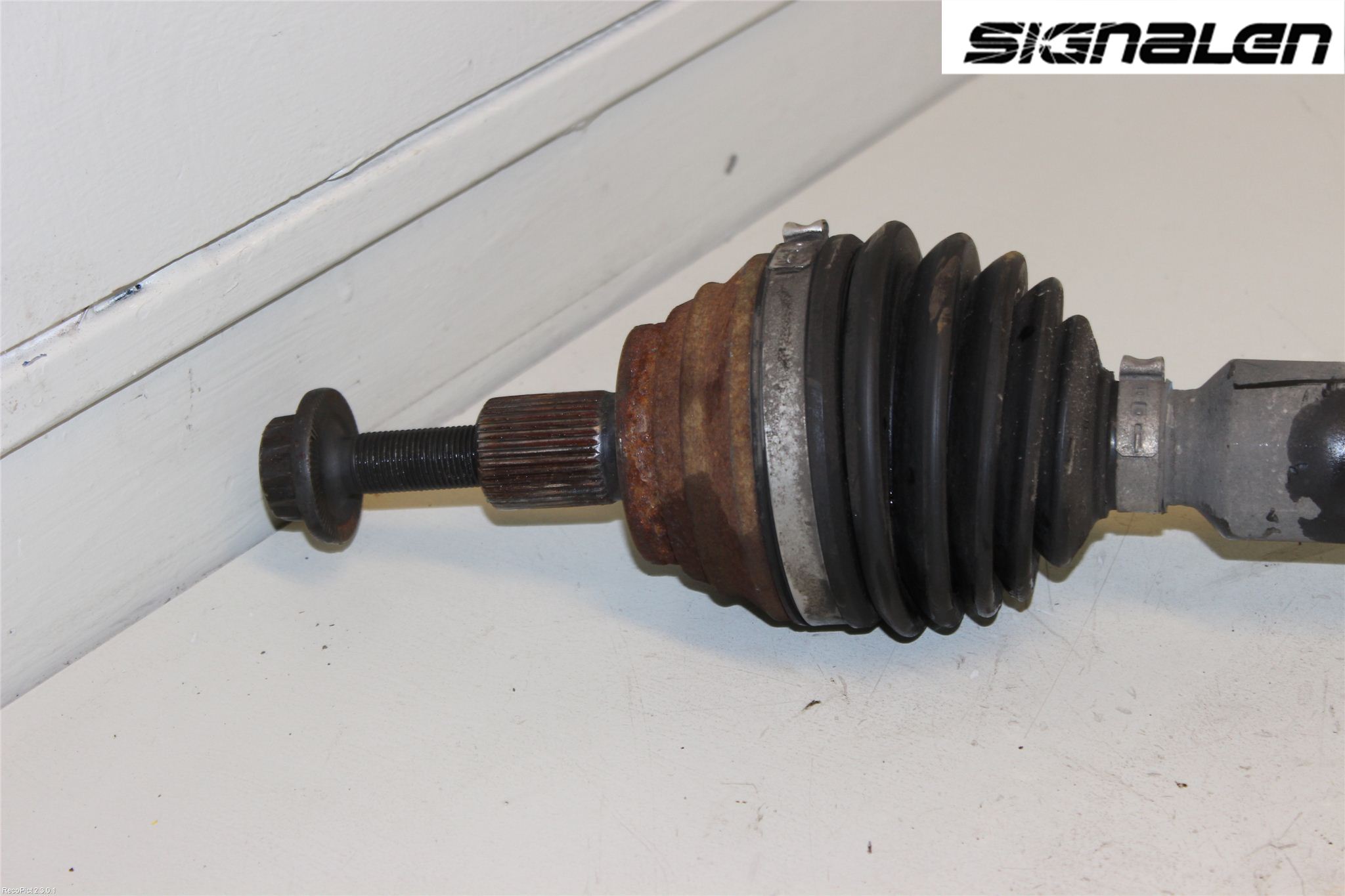 Volkswagen VW GOLF VI 09-13 Drivaxel Fram Höger