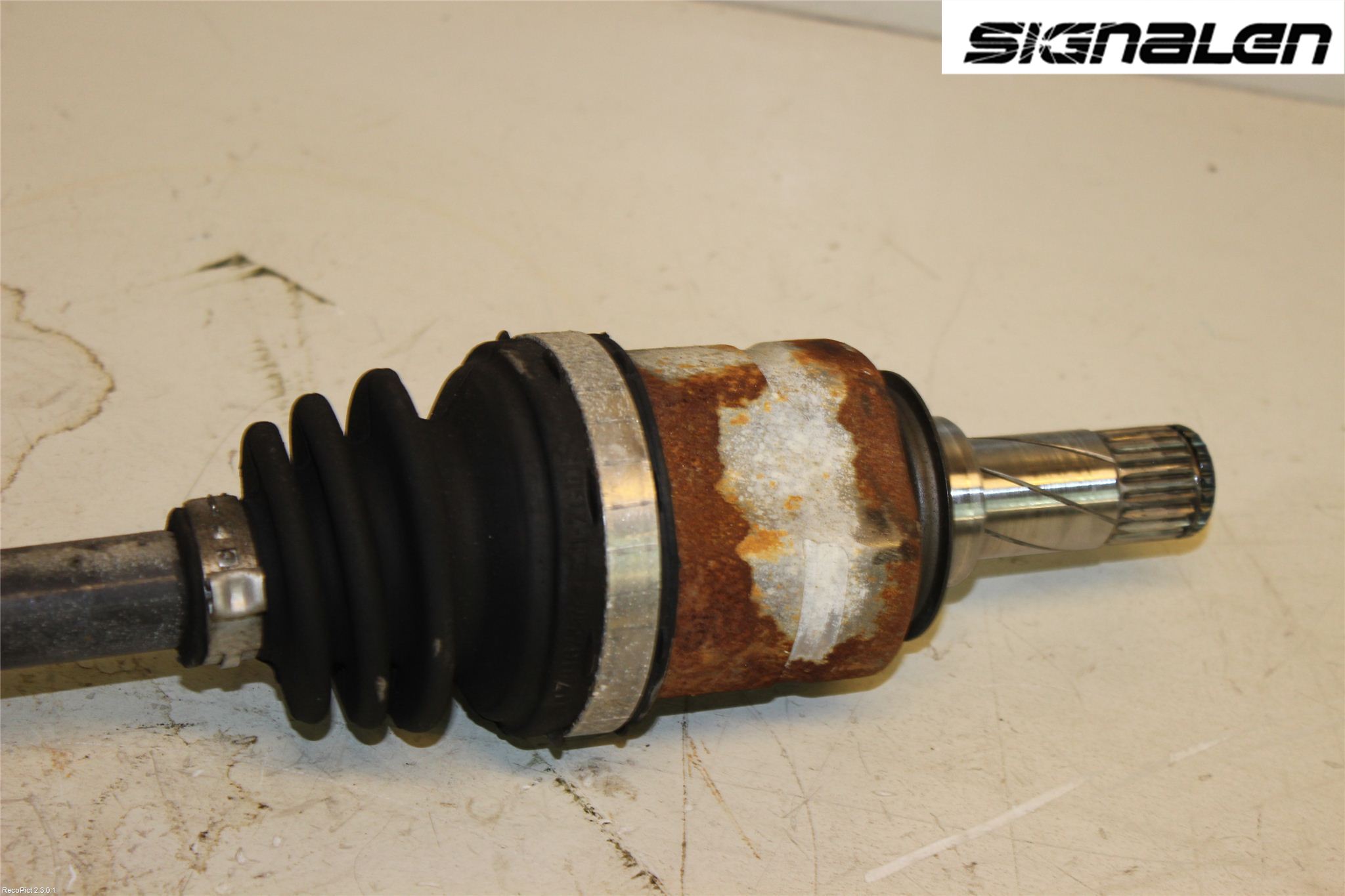 Opel CORSA D 07-14 Drivaxel Fram Vänster