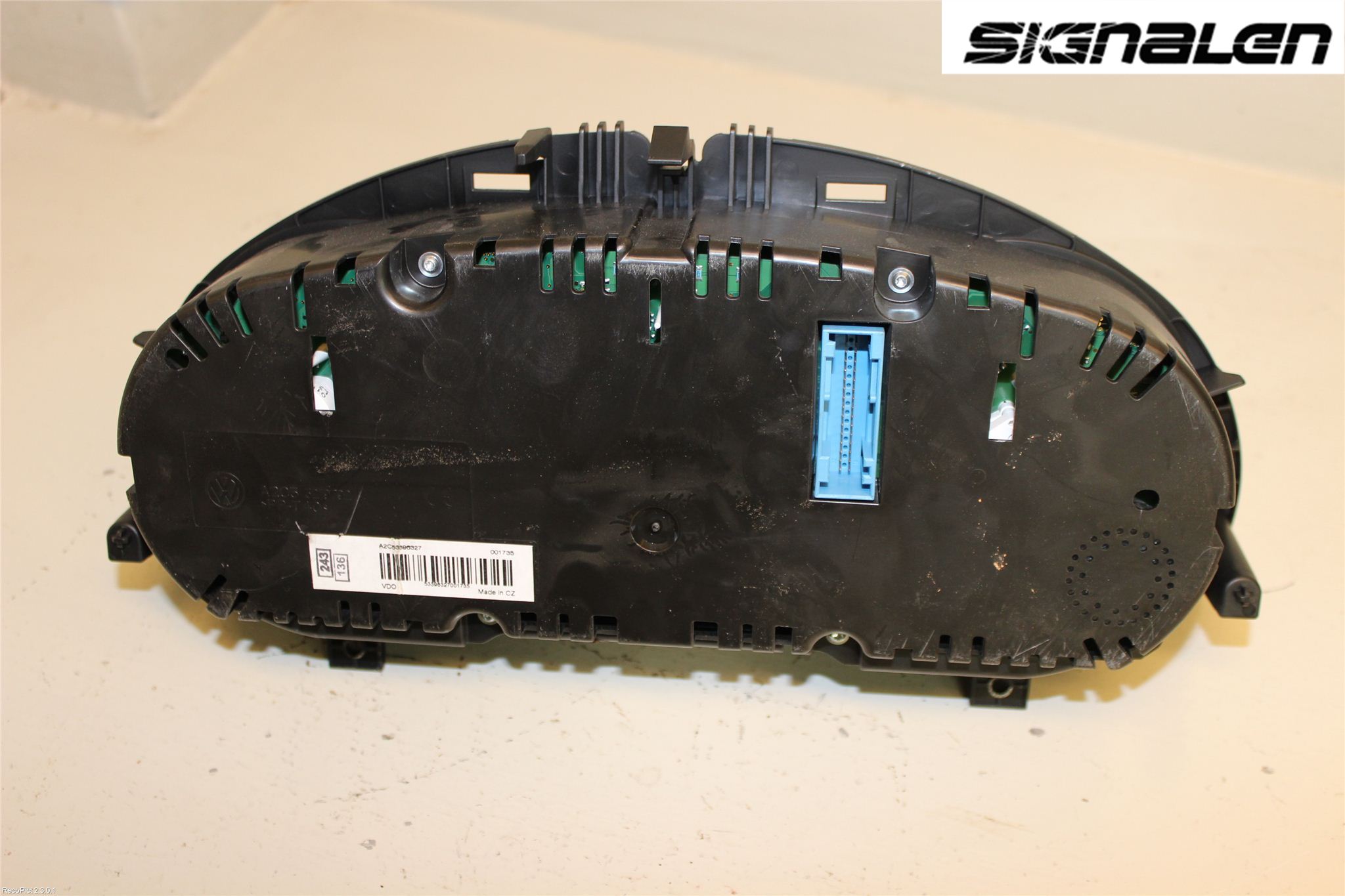 Volkswagen VW PASSAT 11-14 Instrument Komb