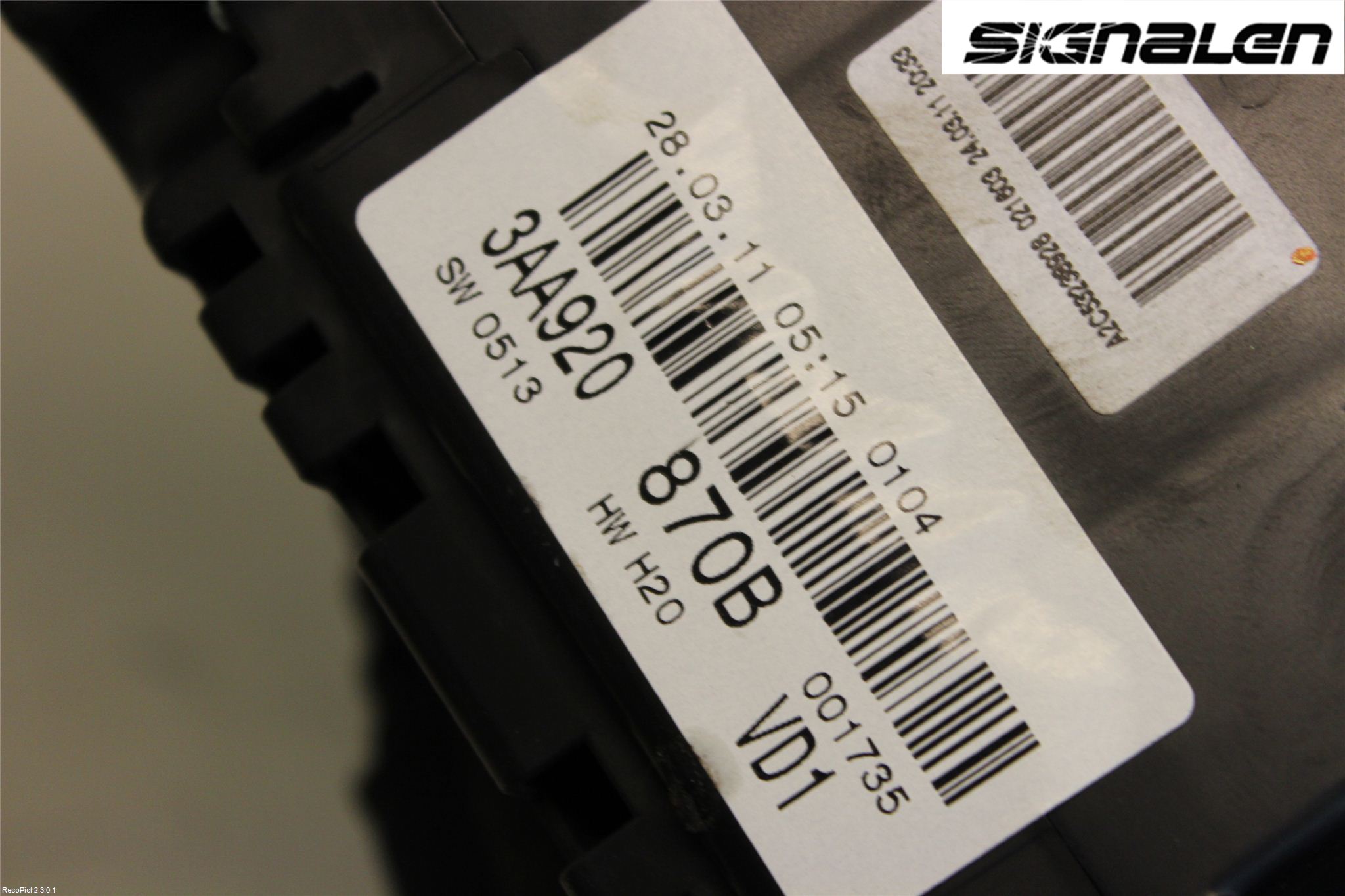 Volkswagen VW PASSAT 11-14 Instrument Komb