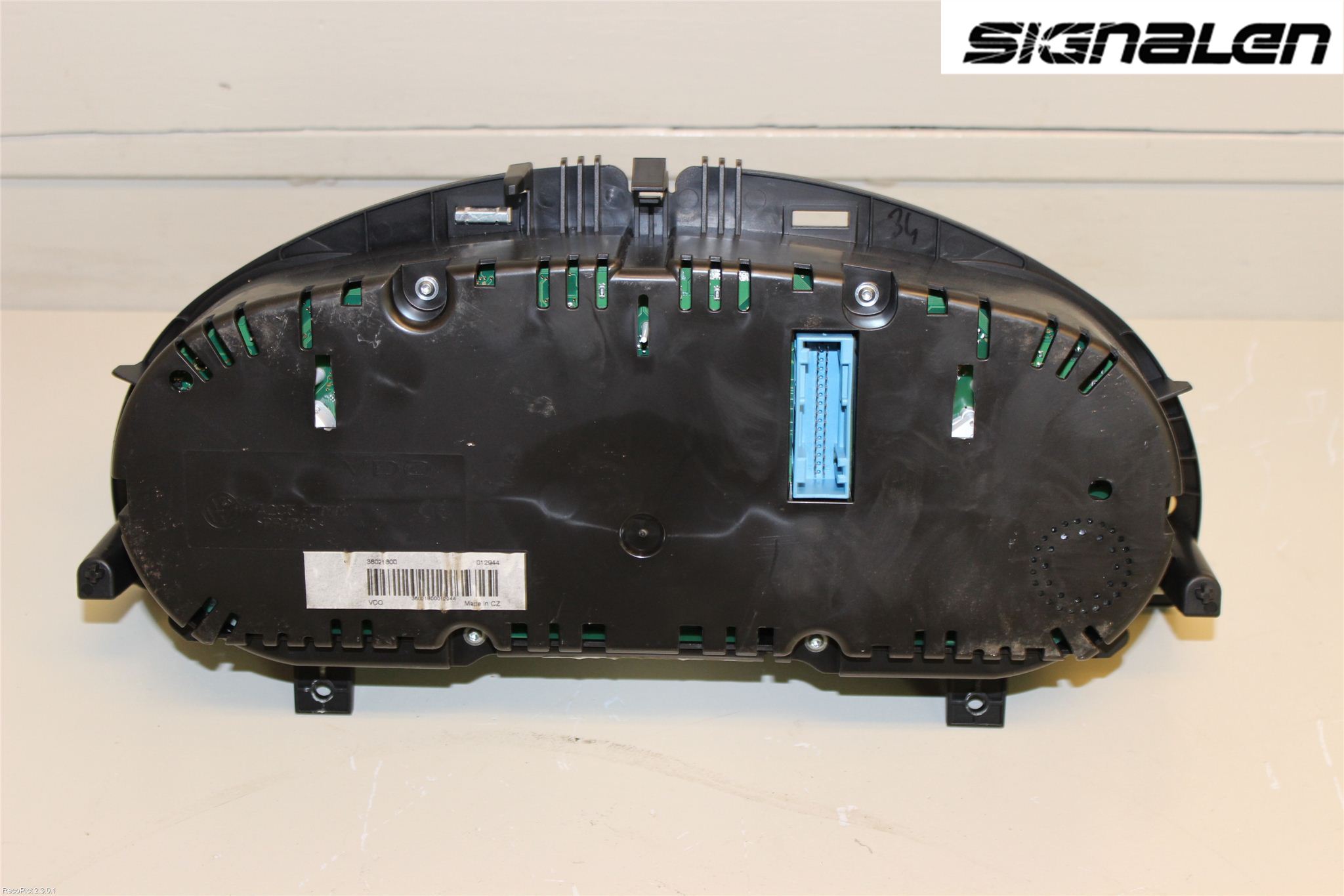 Volkswagen VW PASSAT 11-14 Instrument Komb