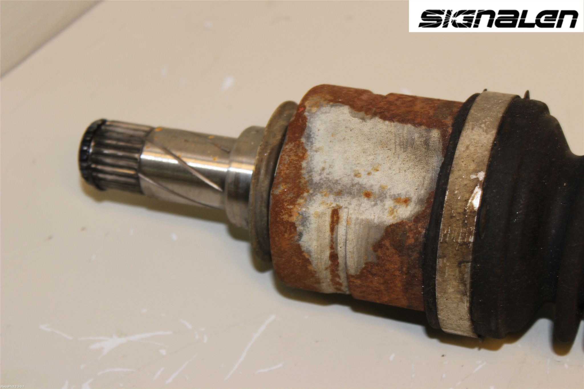 Opel CORSA D 07-14 Drivaxel Fram Vänster