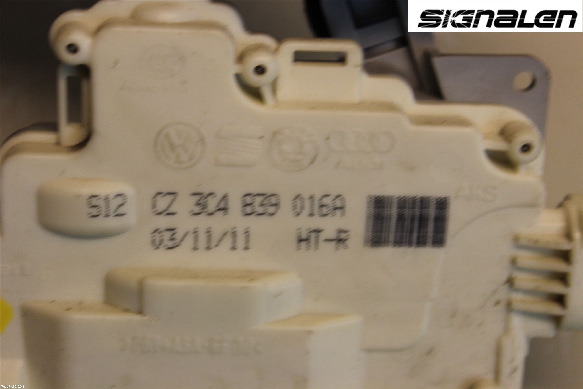 Volkswagen VW PASSAT 11-14 Låskista-Dörrlås