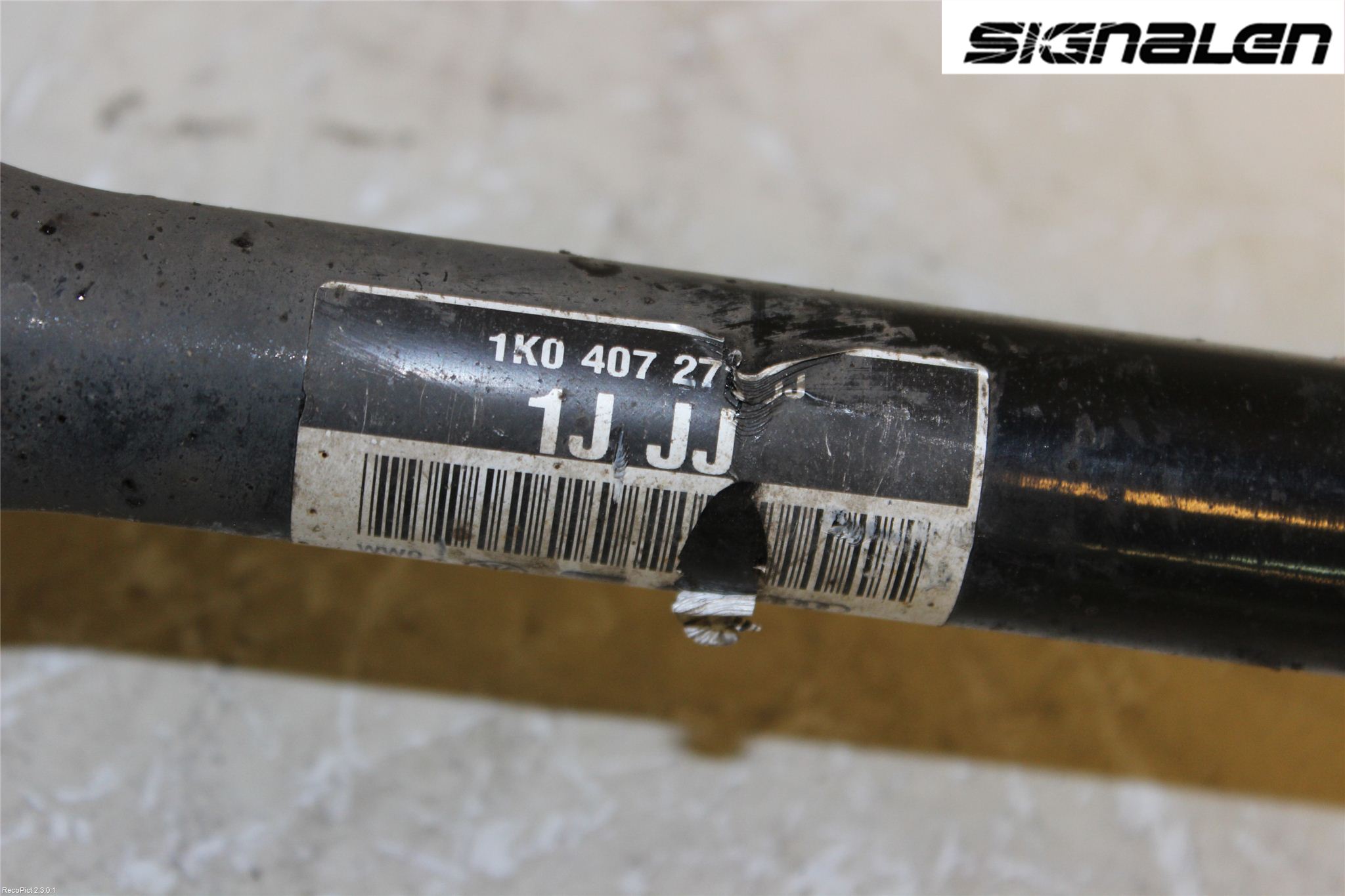 Volkswagen VW PASSAT 11-14 Drivaxel Fram Vänster