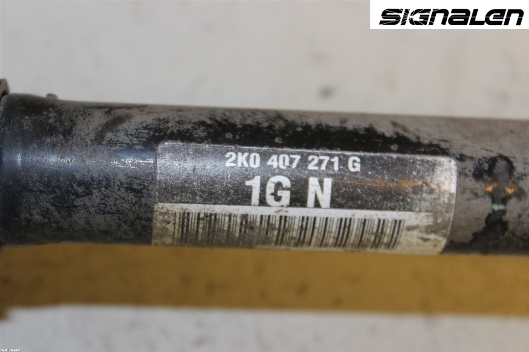 Volkswagen VW CADDY      04-10 Drivaxel Fram Vänster