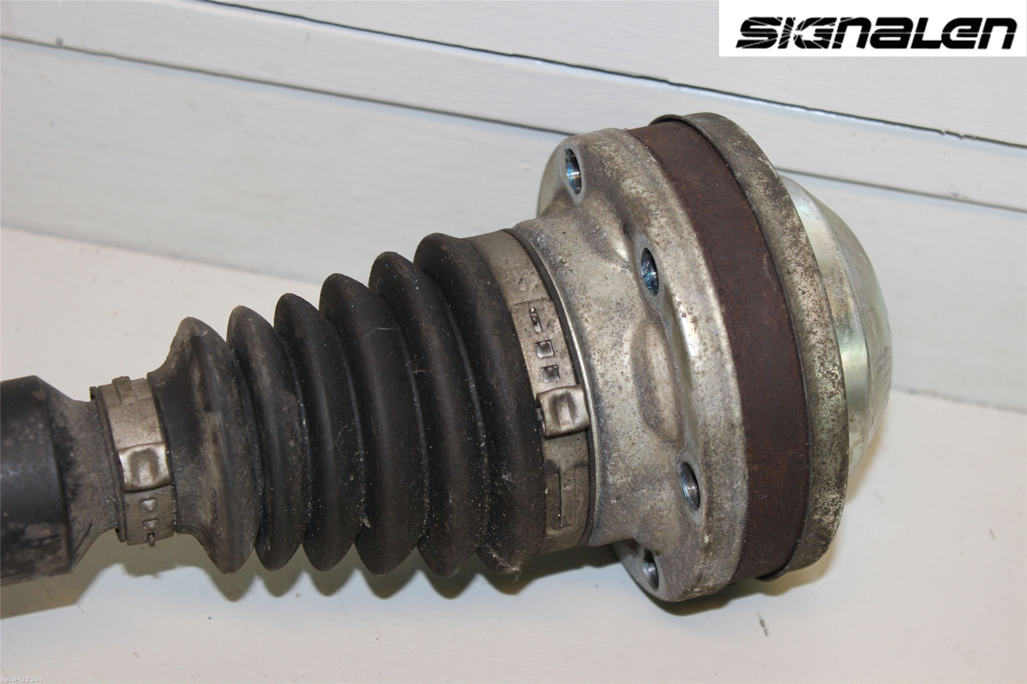 Volkswagen VW CADDY      04-10 Drivaxel Fram Höger