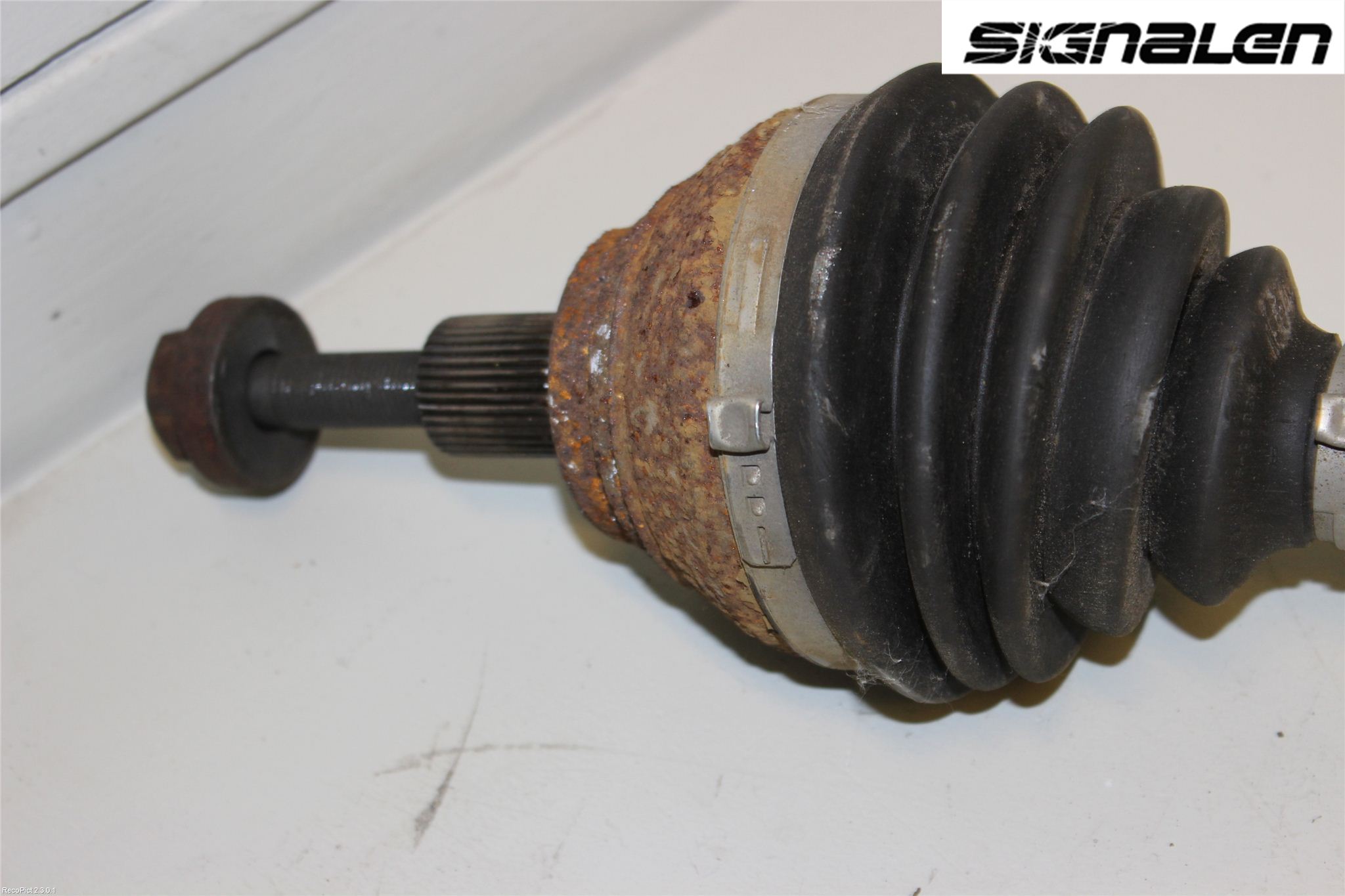Volkswagen VW CADDY      04-10 Drivaxel Fram Höger