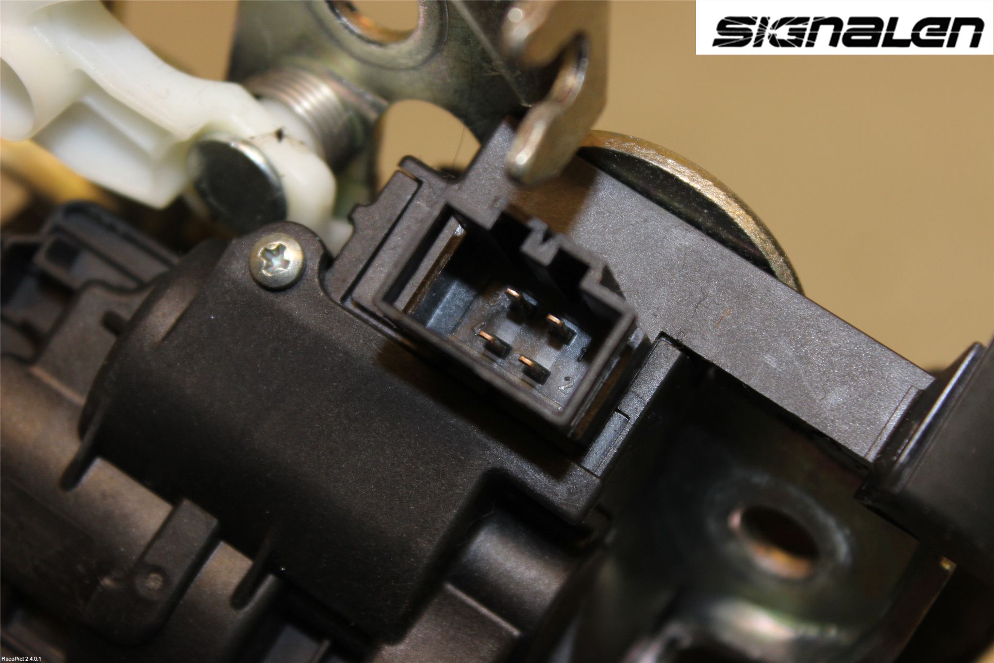 Audi A6/S6     05-11 Låskista Baklucka