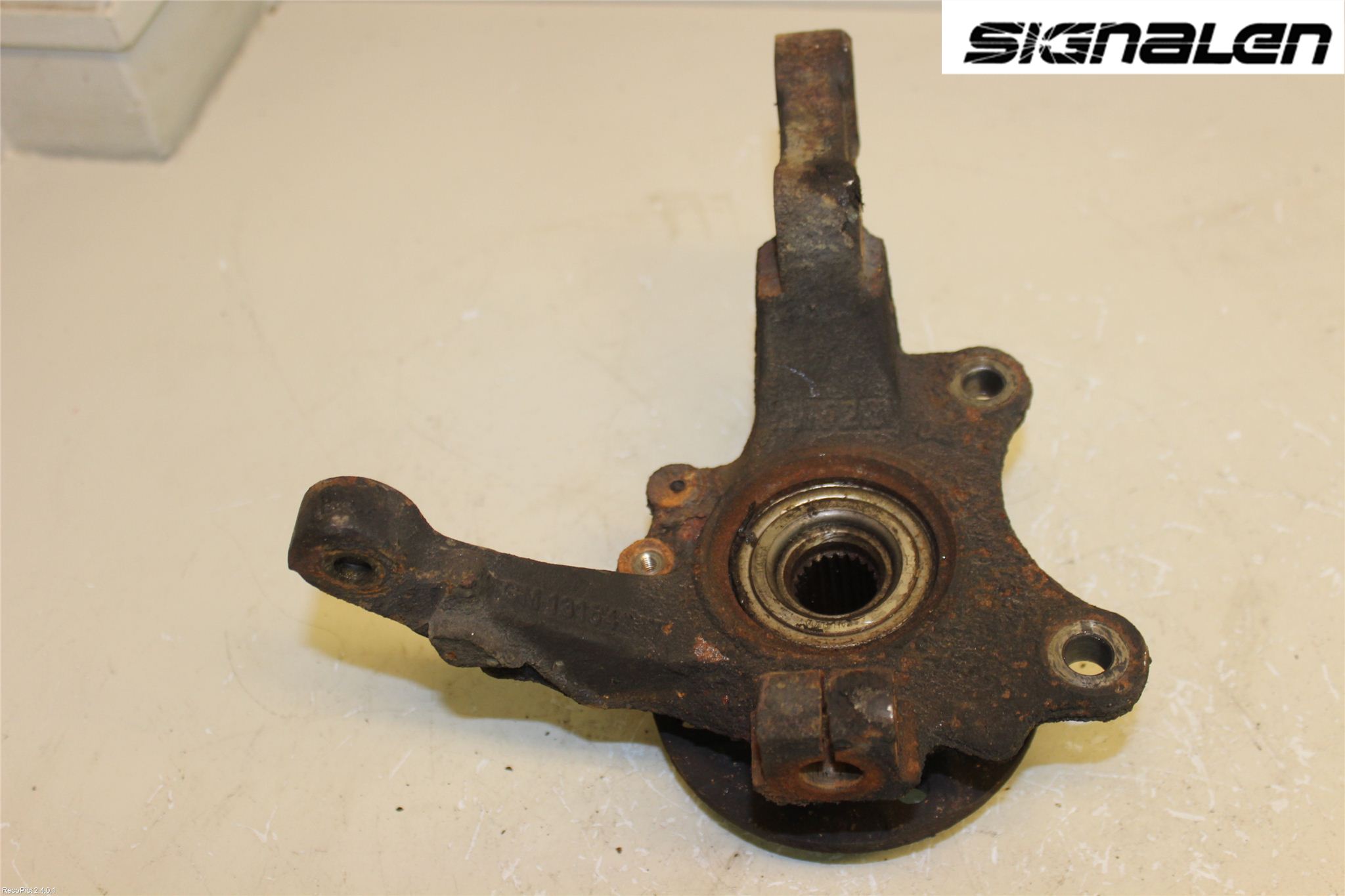 Opel COMBO 02-12 Styrspindel Lagerhus Vä