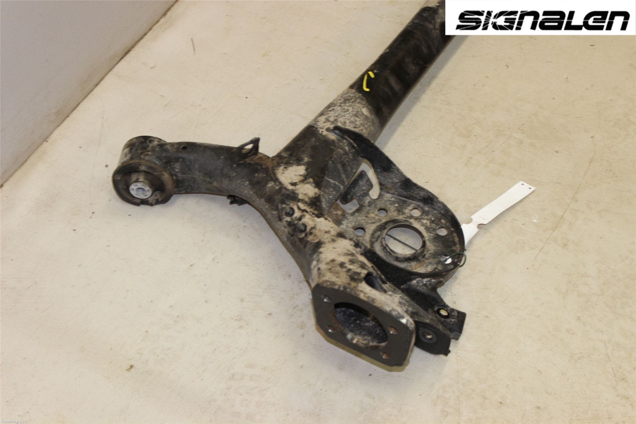 Toyota YARIS XP130 12-14 Bakaxelbalk