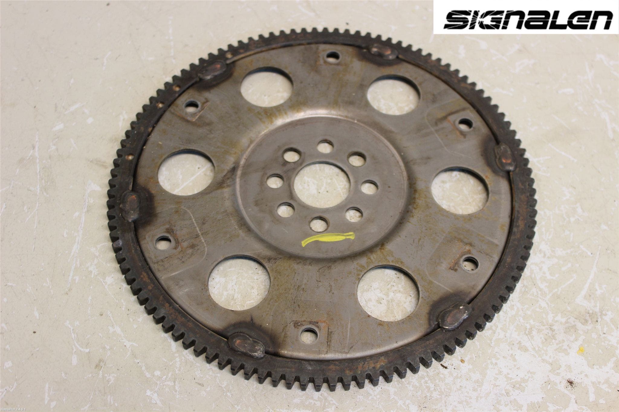 Toyota YARIS XP130 12-14 Svänghjul Man