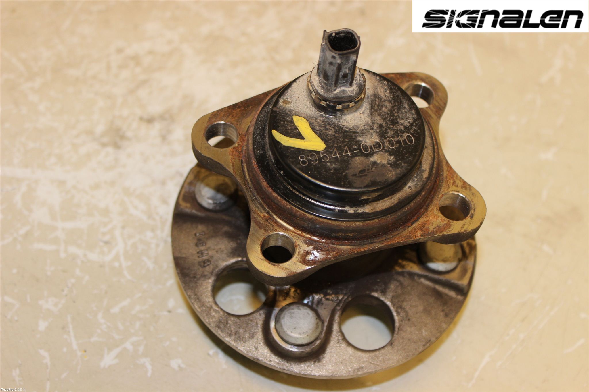 Toyota YARIS XP130 12-14 Nav Bak