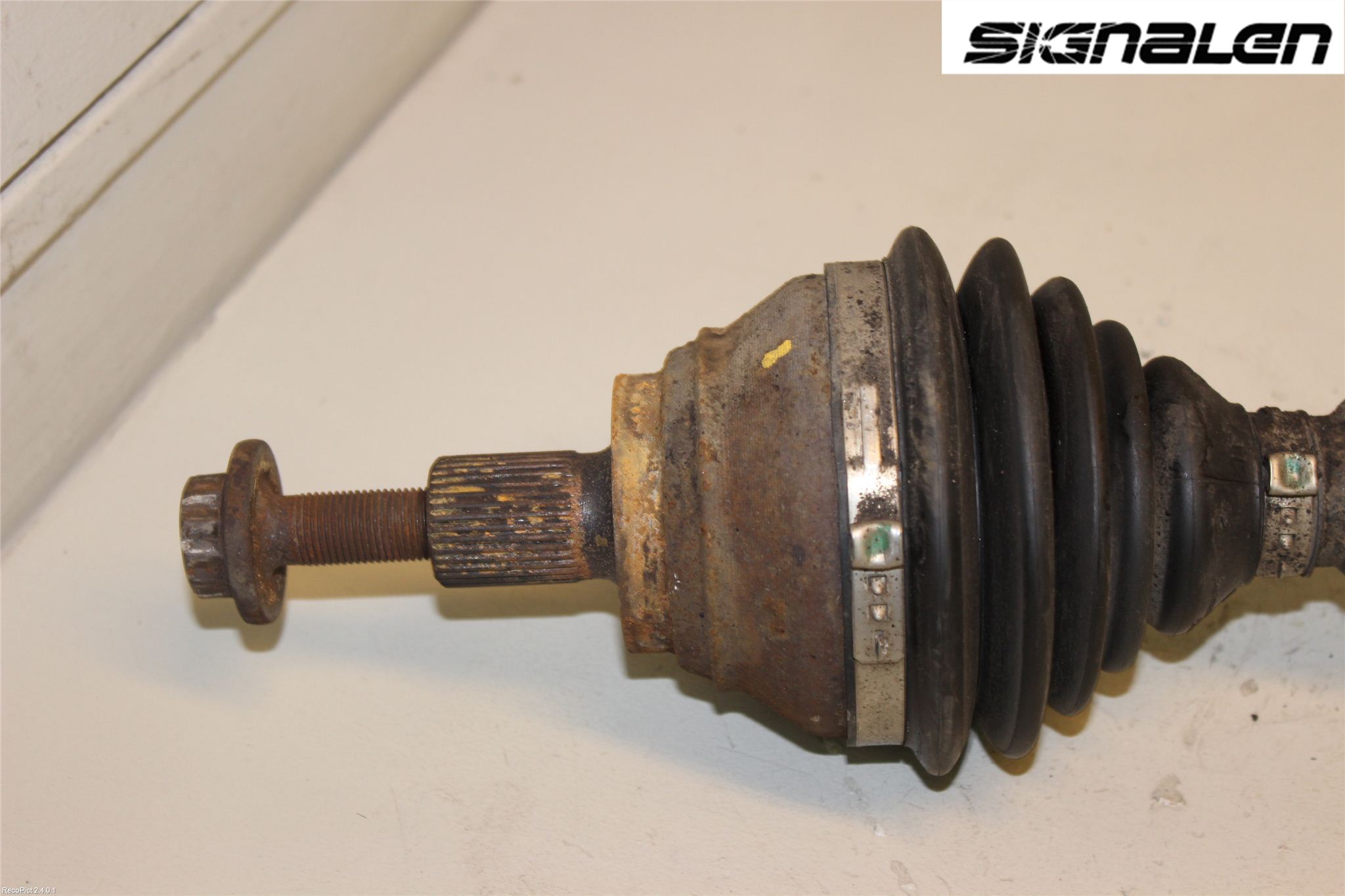 Volkswagen VW TOURAN 10-15 Drivaxel Fram Höger