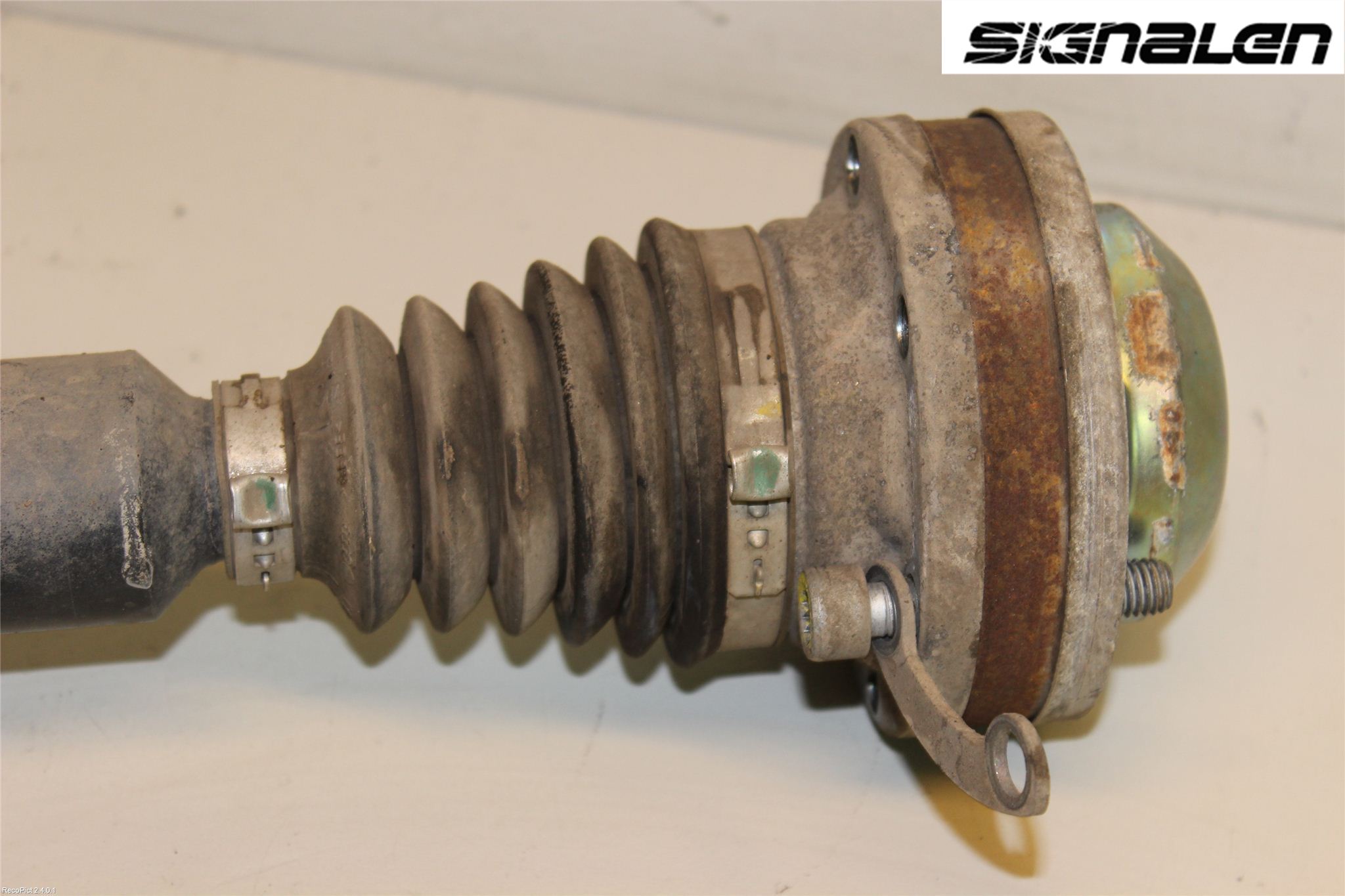 Volkswagen VW TOURAN 10-15 Drivaxel Fram Höger