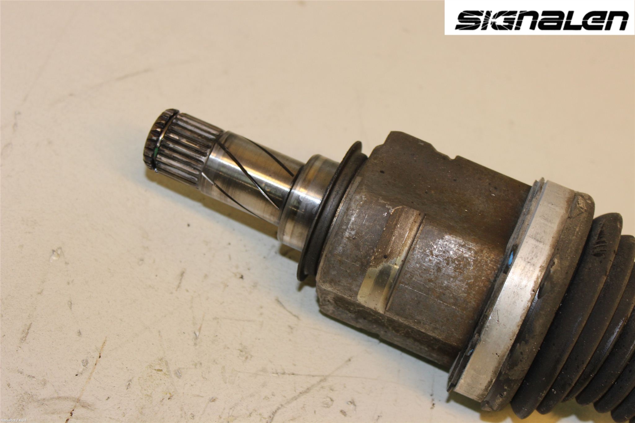 Opel CORSA D 07-14 Drivaxel Fram Vänster