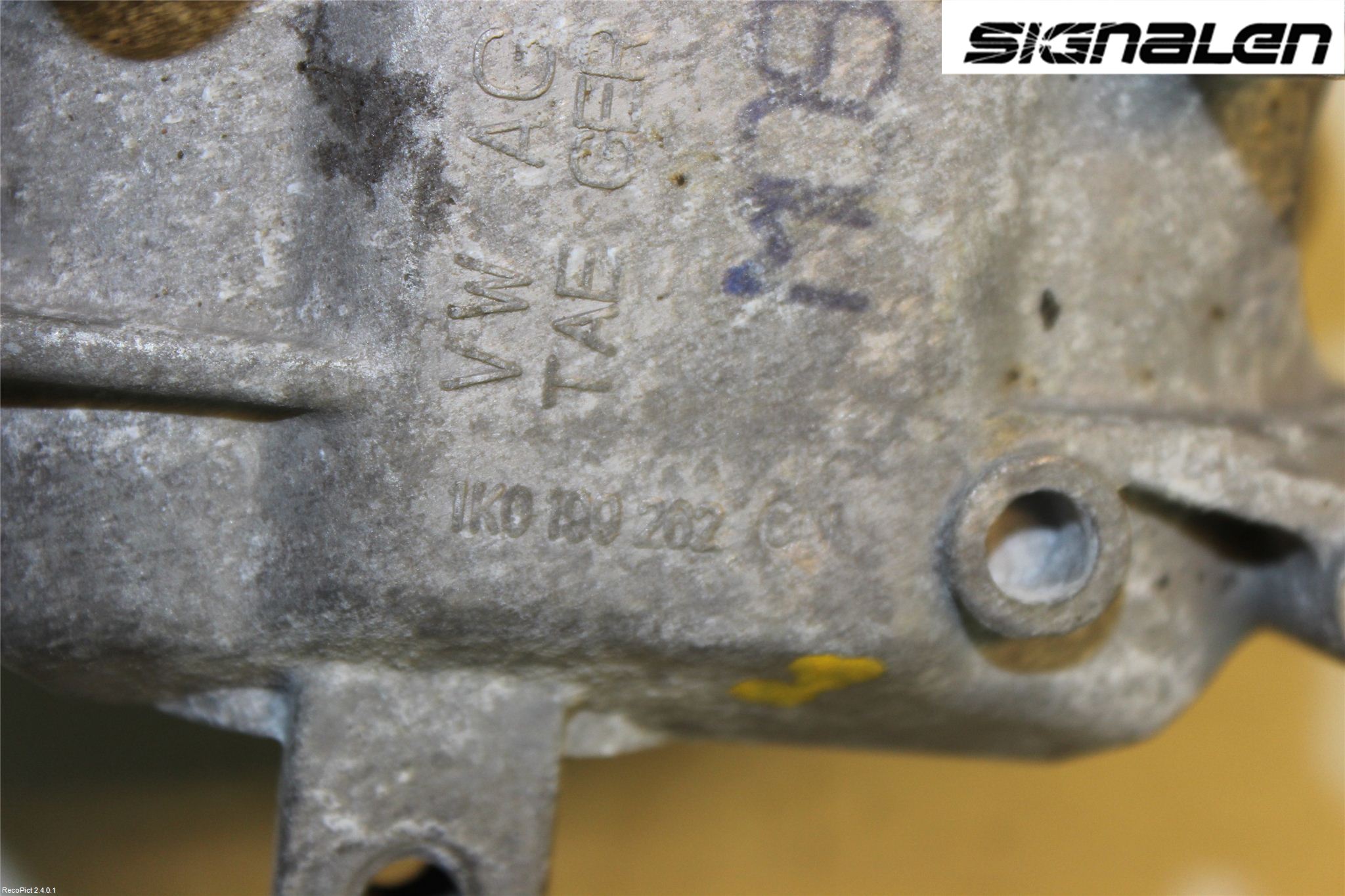 Volkswagen VW GOLF VI 09-13 Motorkudde