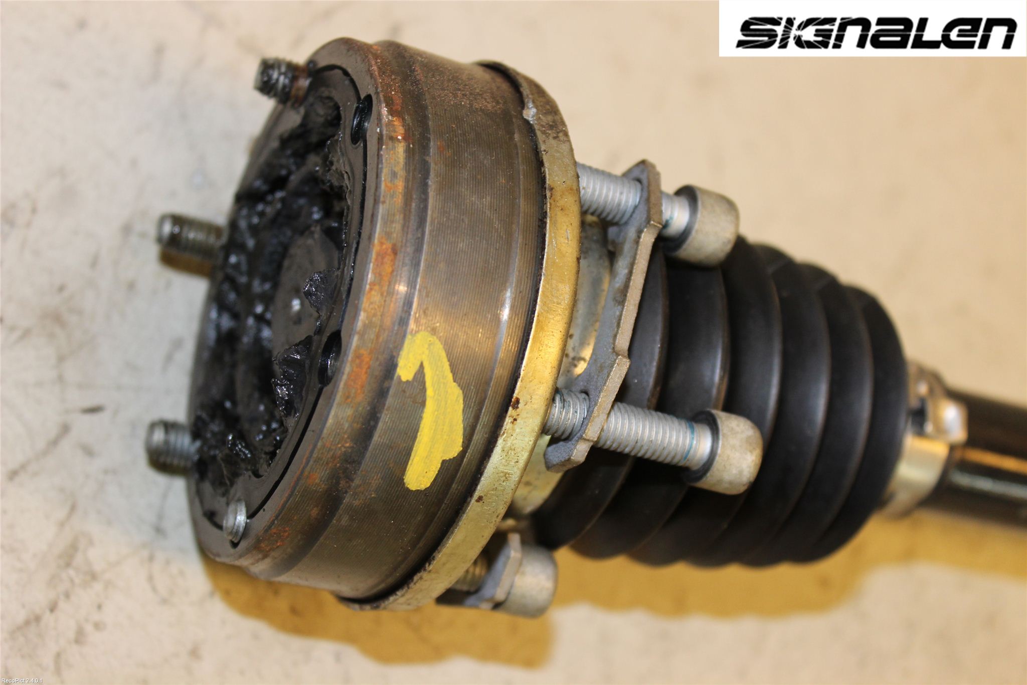 Volkswagen VW POLO 10-17 Drivaxel Fram Vänster