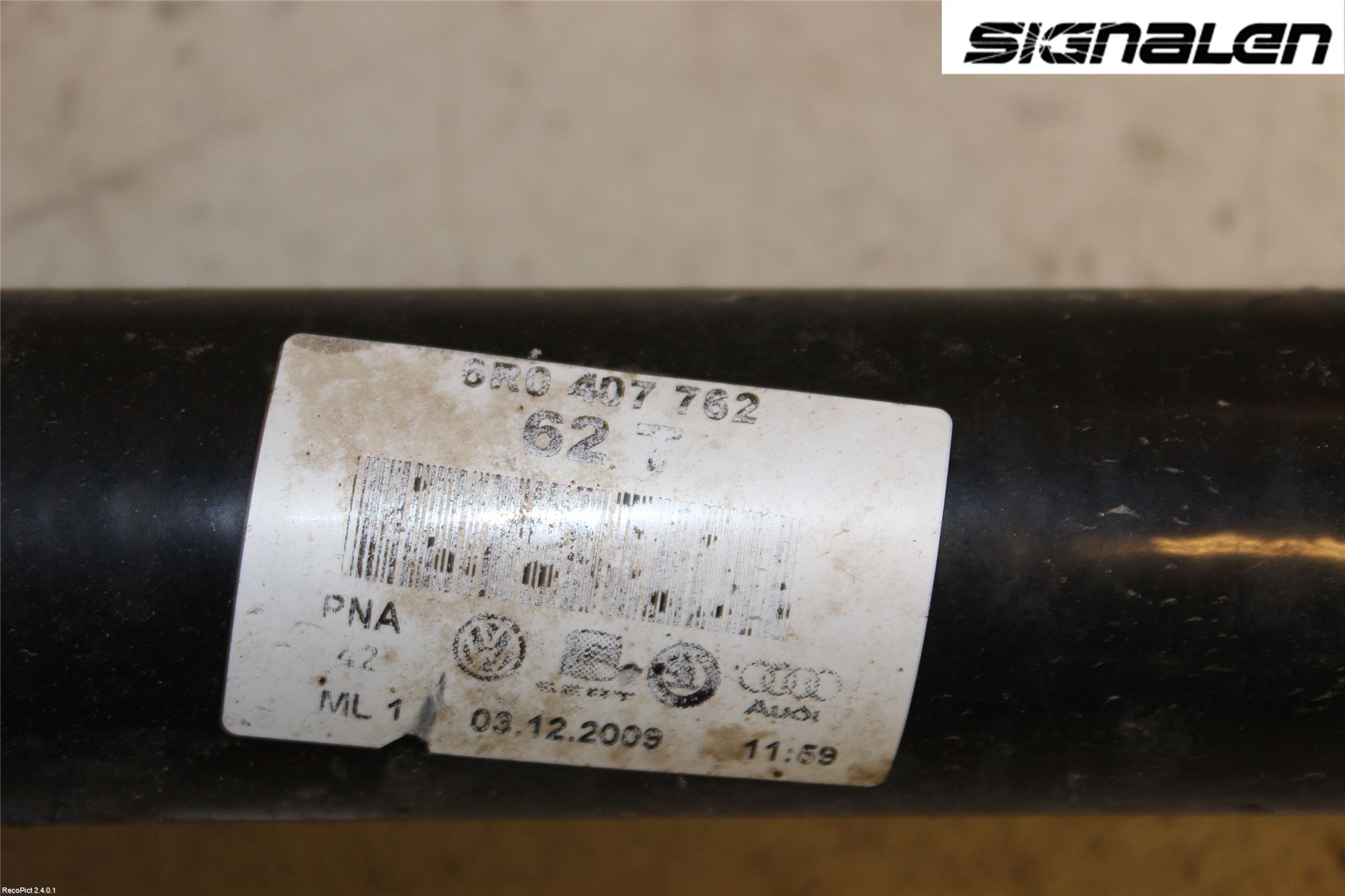 Volkswagen VW POLO 10-17 Drivaxel Fram Höger