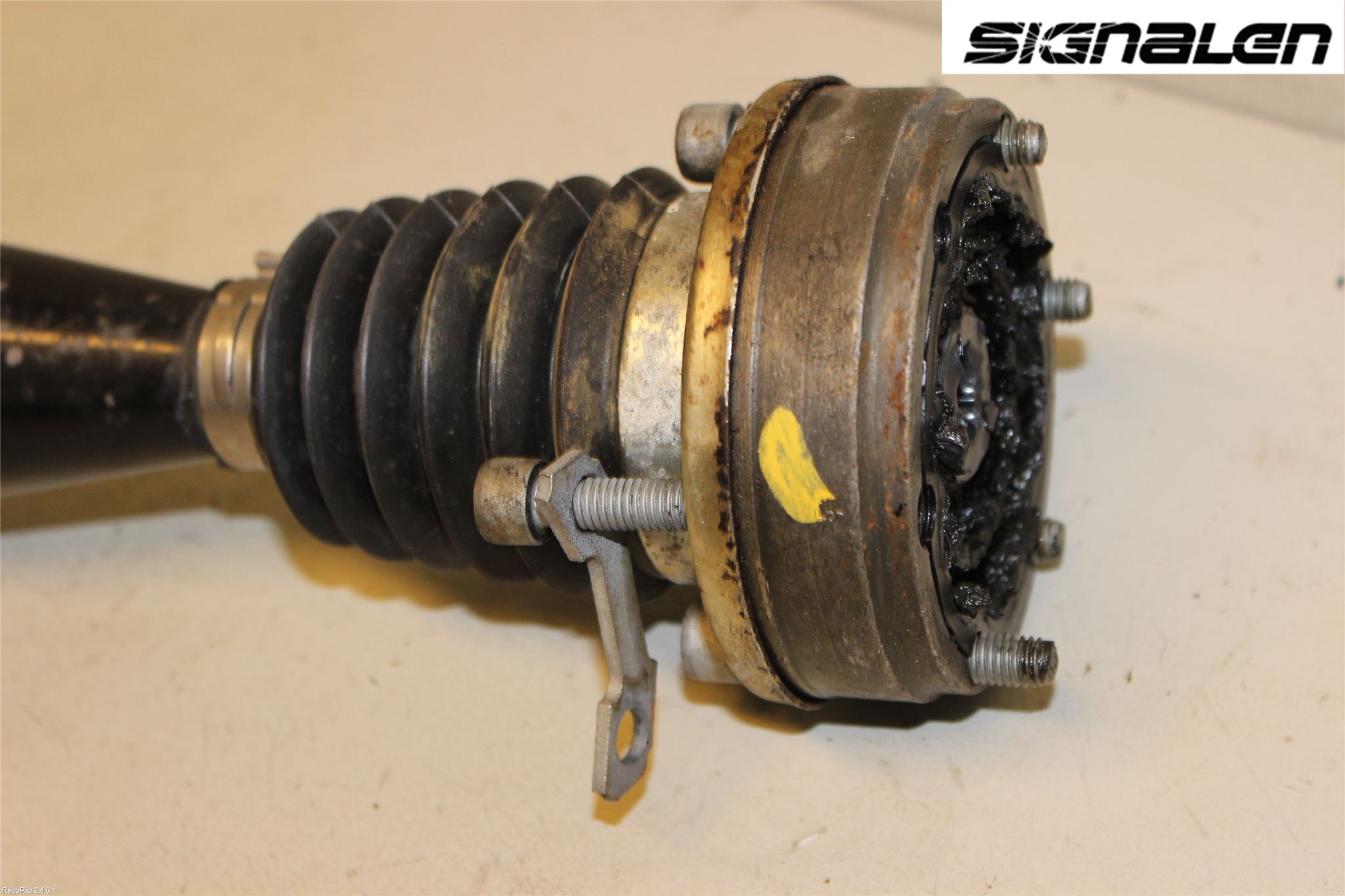 Volkswagen VW POLO 10-17 Drivaxel Fram Höger