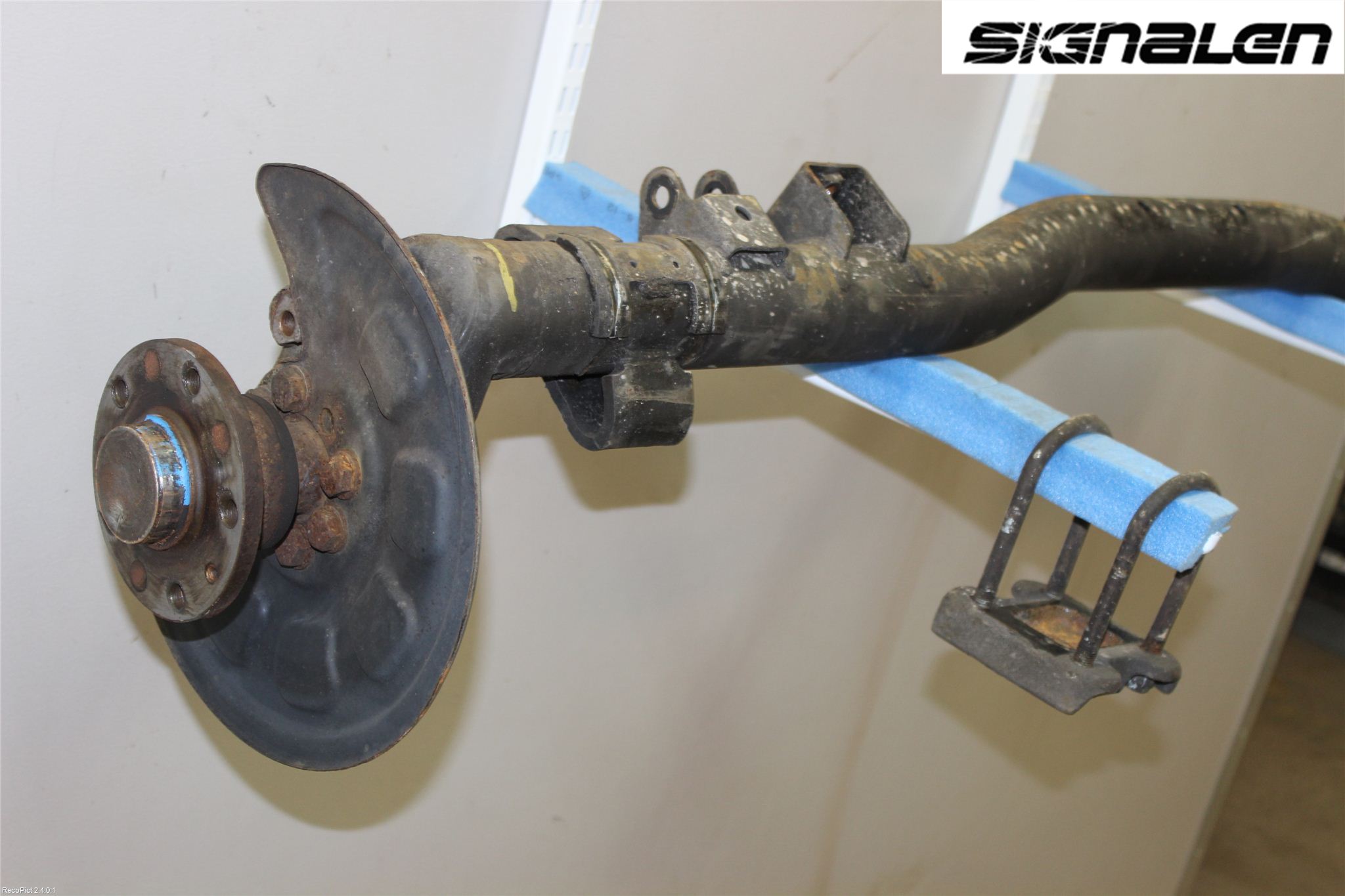 Volkswagen VW CADDY      04-10 Bakaxel