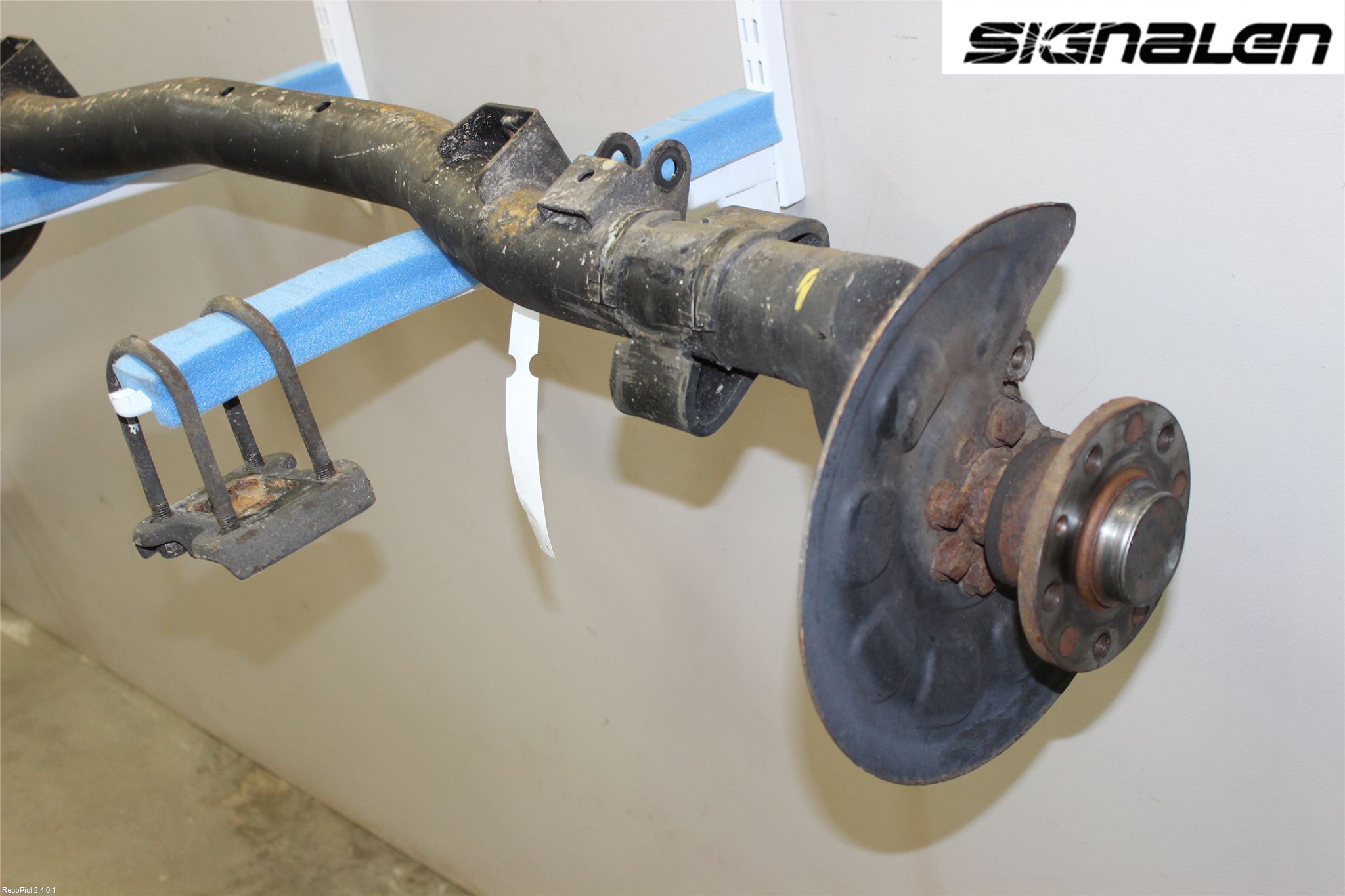 Volkswagen VW CADDY      04-10 Bakaxel