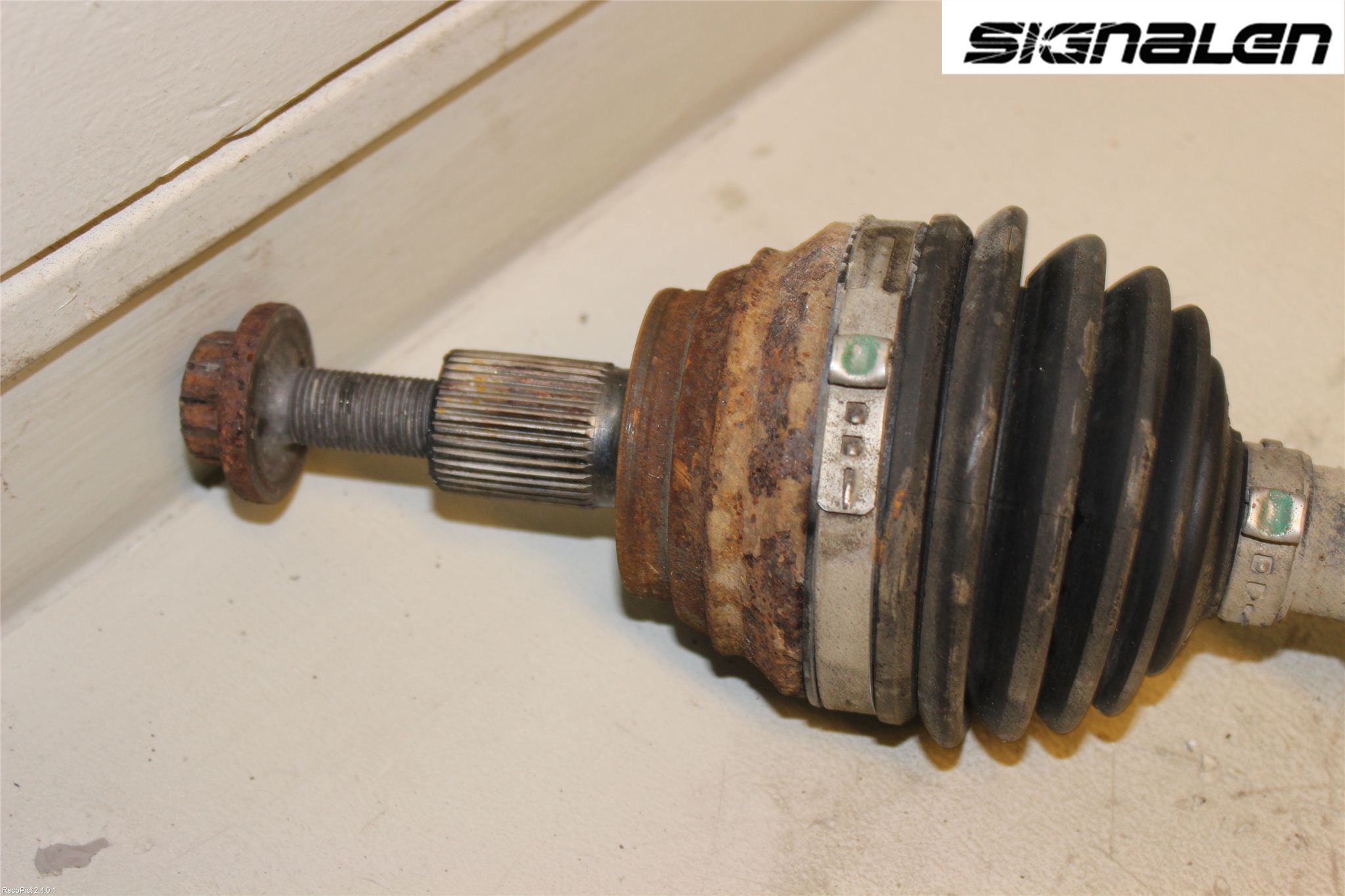 Volkswagen VW GOLF VI 09-13 Drivaxel Fram Höger