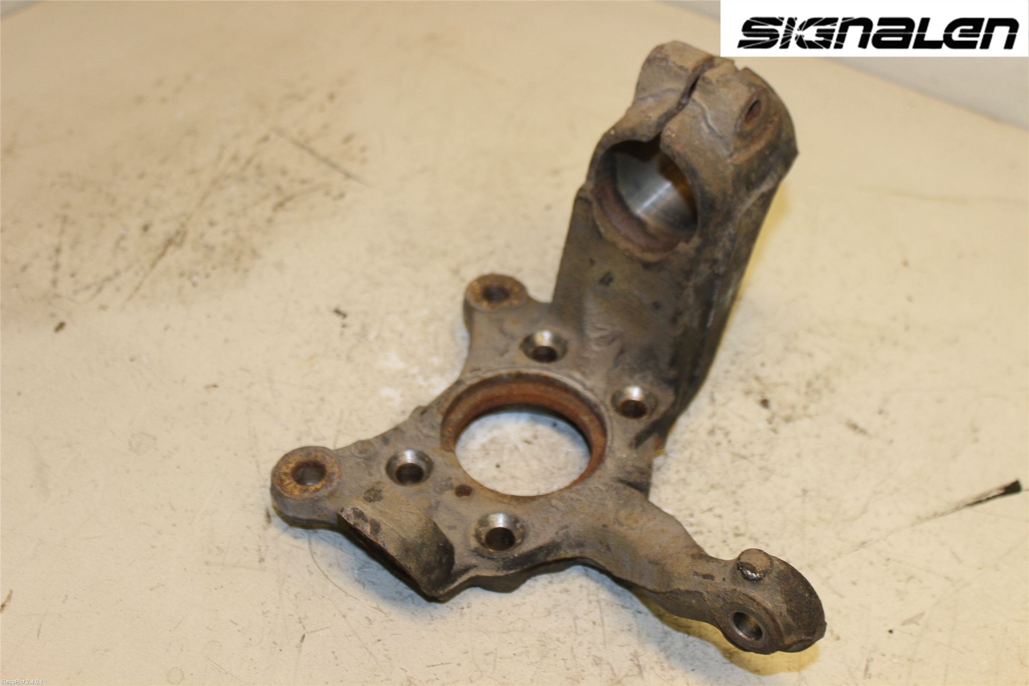 Volkswagen VW JETTA VI 11- Styrspindel Lagerhus Hö