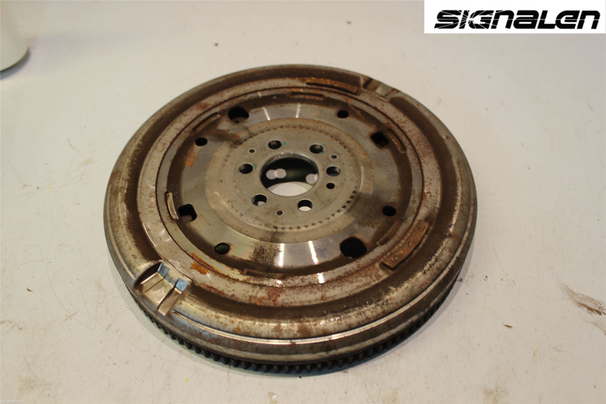 Volkswagen VW POLO 10-17 Svänghjul Aut