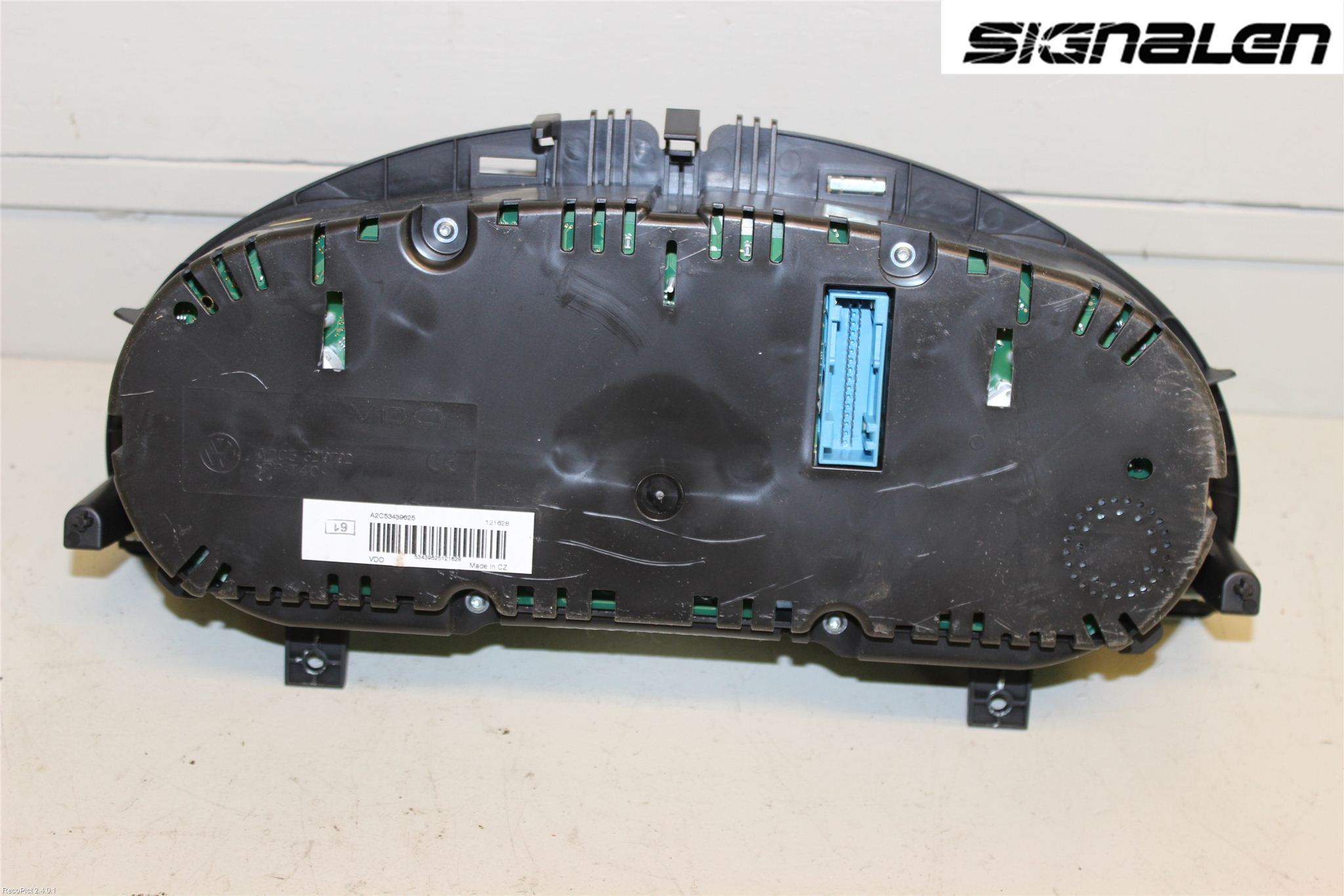 Volkswagen VW PASSAT 11-14 Instrument Komb