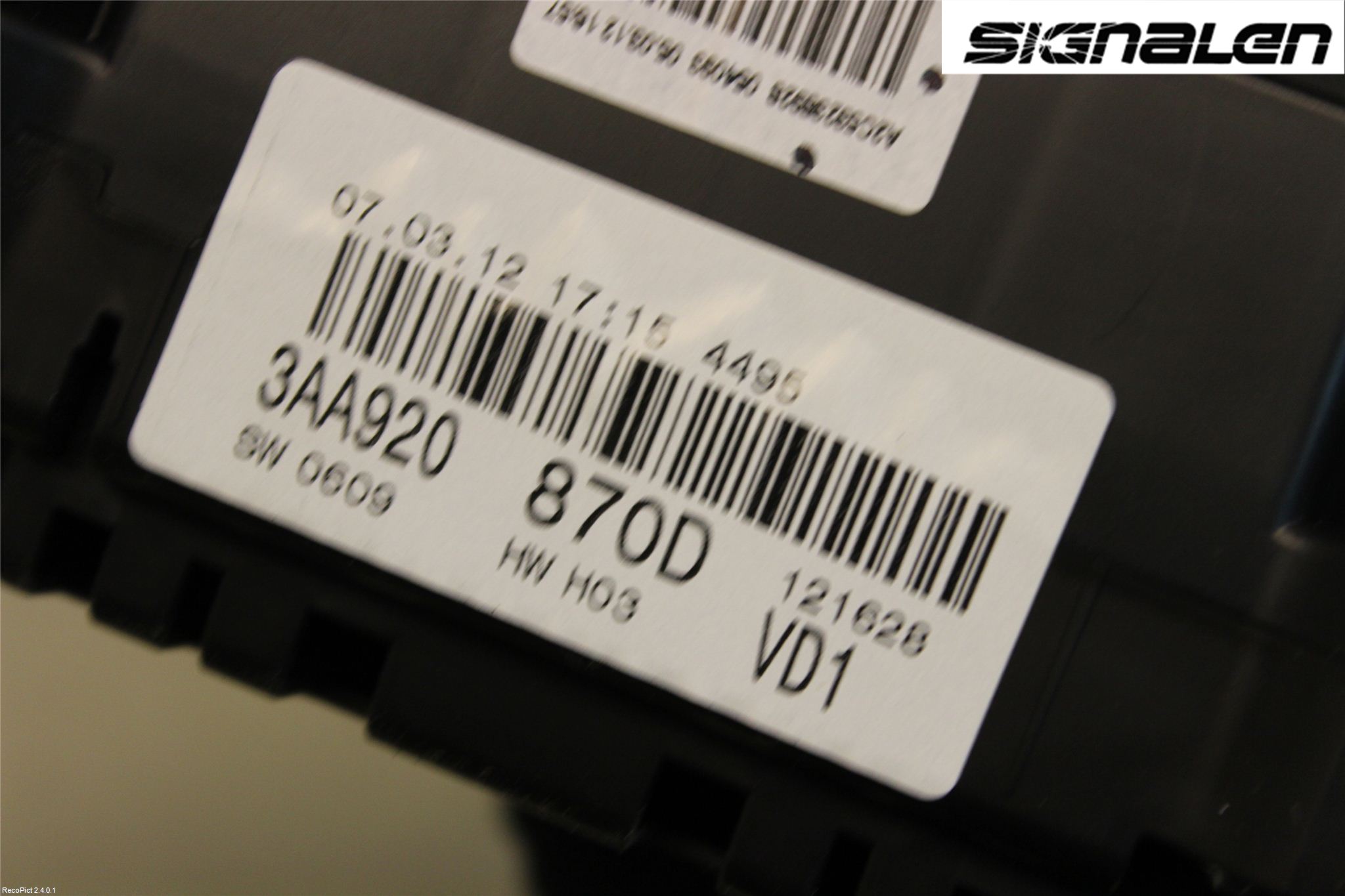 Volkswagen VW PASSAT 11-14 Instrument Komb