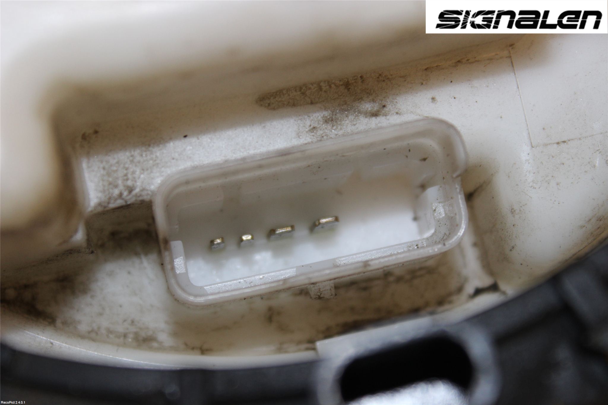 Citroen C5     05-08 Bränslepump El