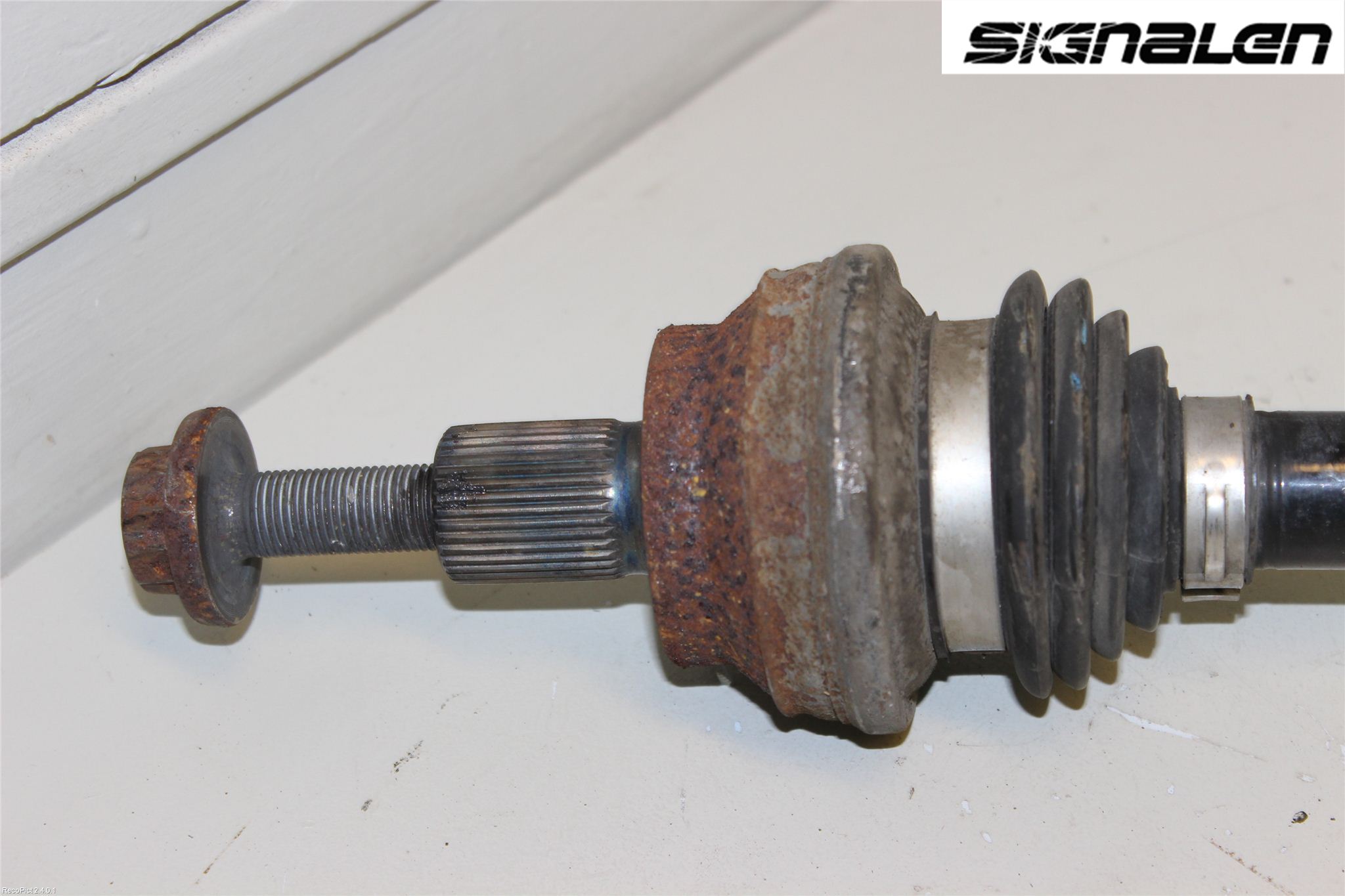 Audi Q3 8U 12-18 Drivaxel Bak Höger