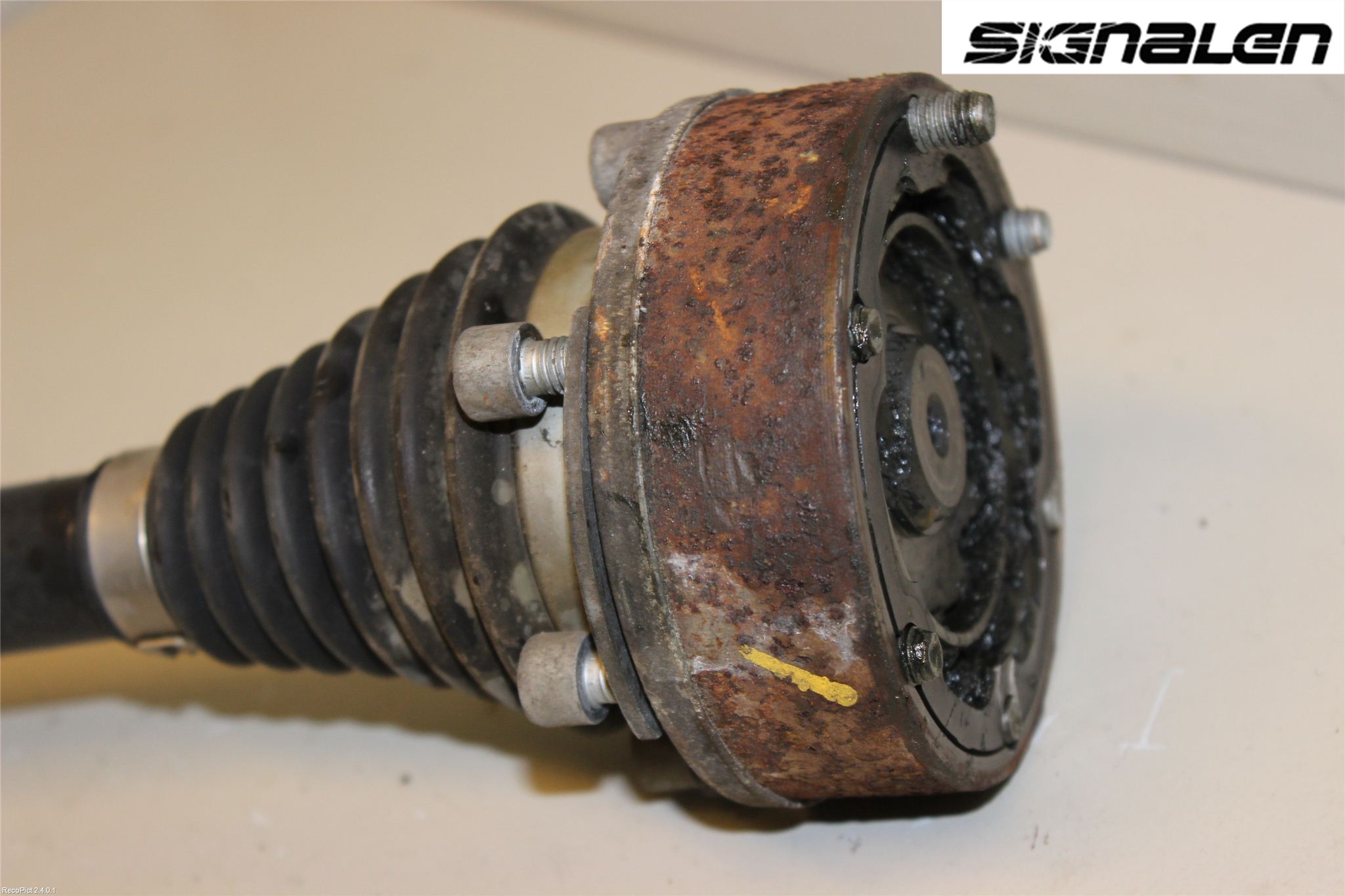 Audi Q3 8U 12-18 Drivaxel Bak Höger