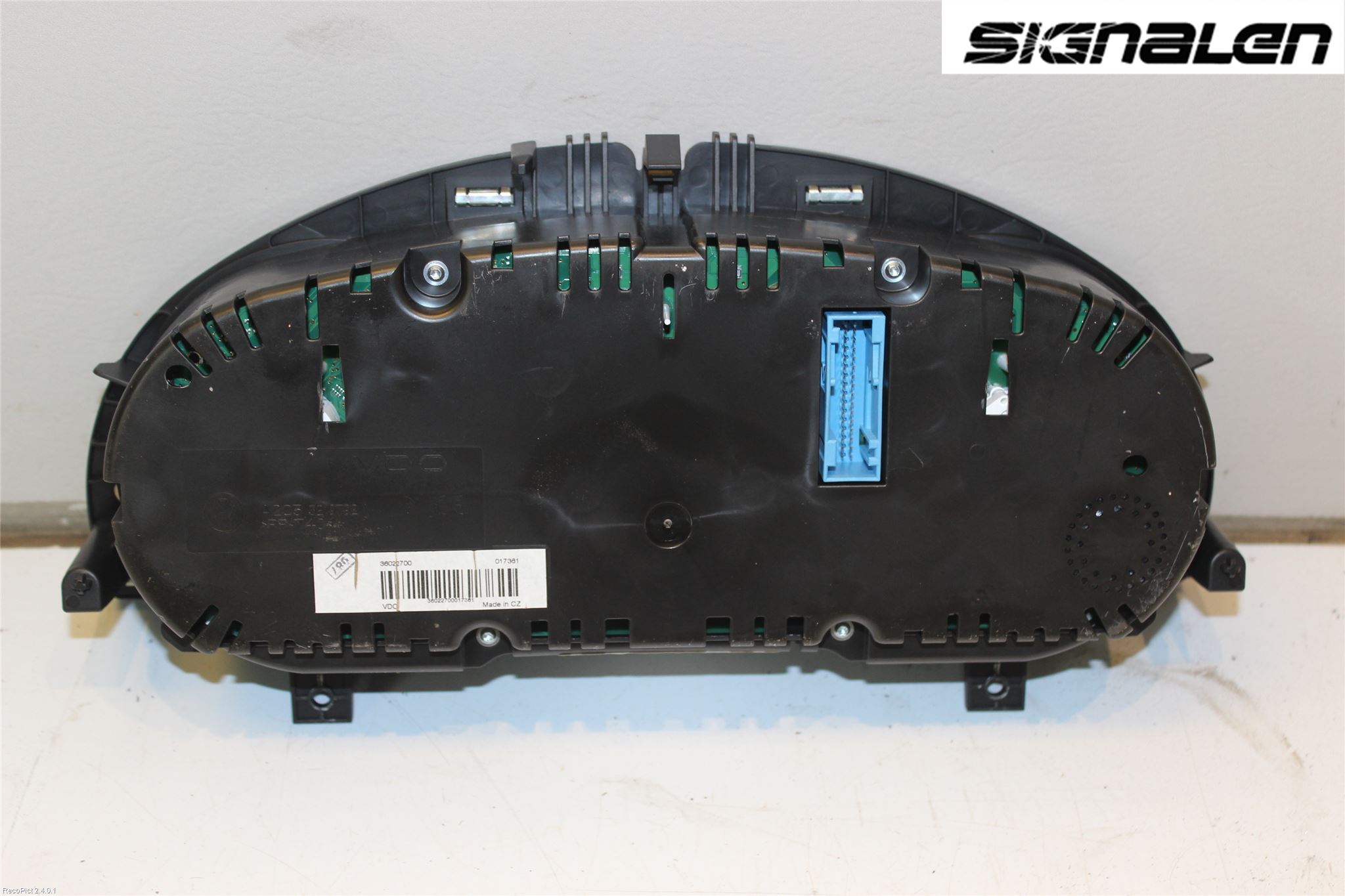 Volkswagen VW PASSAT 11-14 Instrument Komb