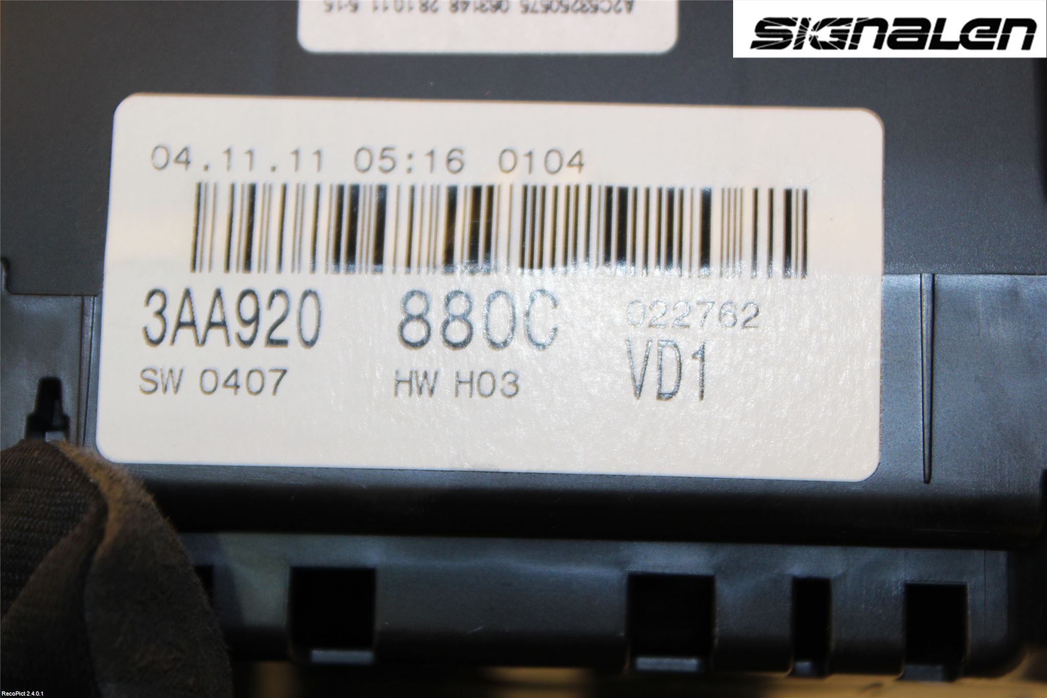 Volkswagen VW PASSAT 11-14 Instrument Komb