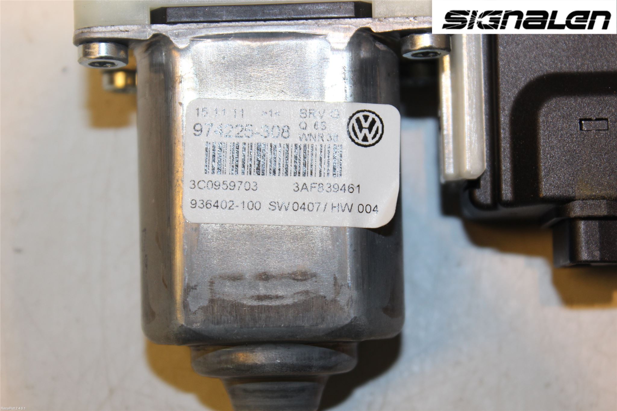 Volkswagen VW PASSAT 11-14 Fönsterhissmotor