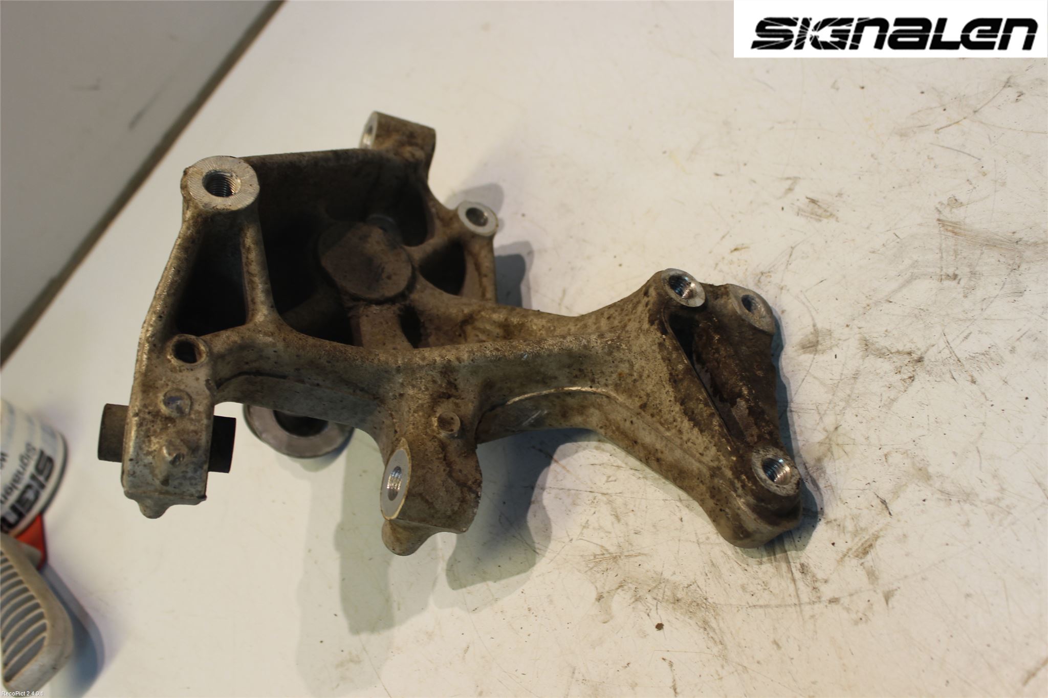 Volkswagen VW PASSAT 11-14 Hjullagerhus-Spindel Vä B